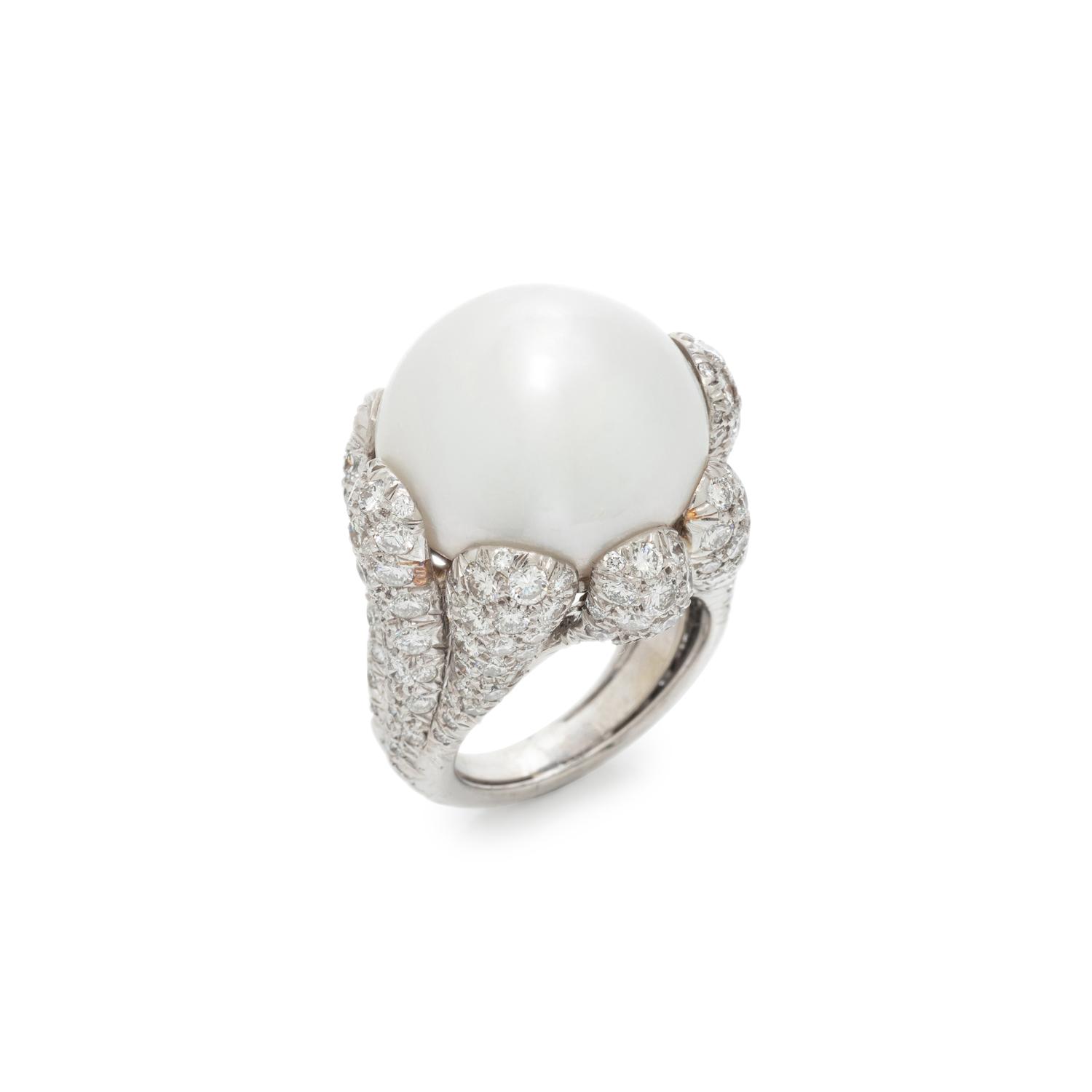 DAVID WEBB, CULTURED SOUTH SEA PEARL AND DIAMOND RING