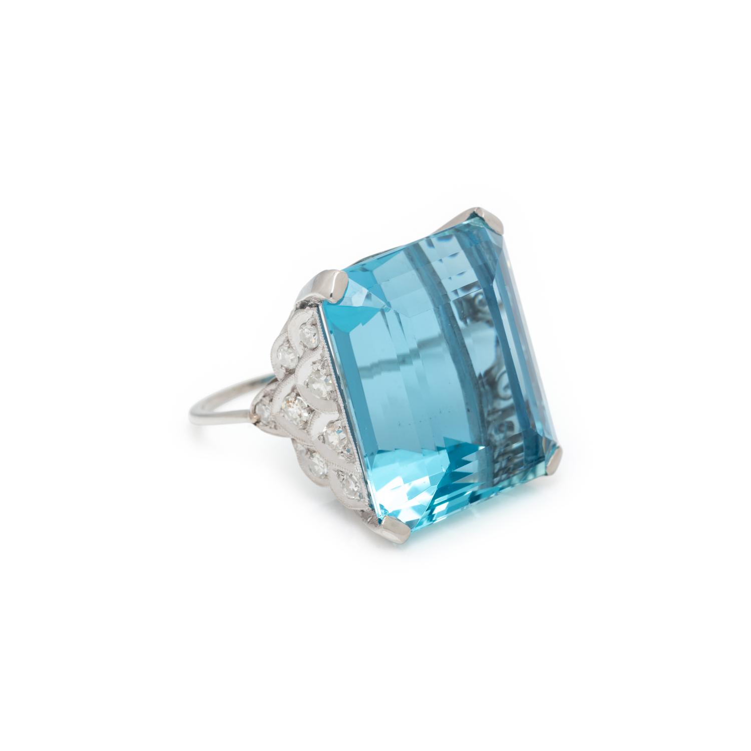 AQUAMARINE AND DIAMOND RING