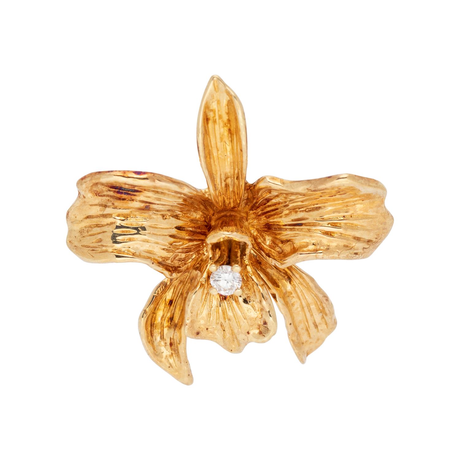 COLLECTION OF YELLOW GOLD BROOCHES