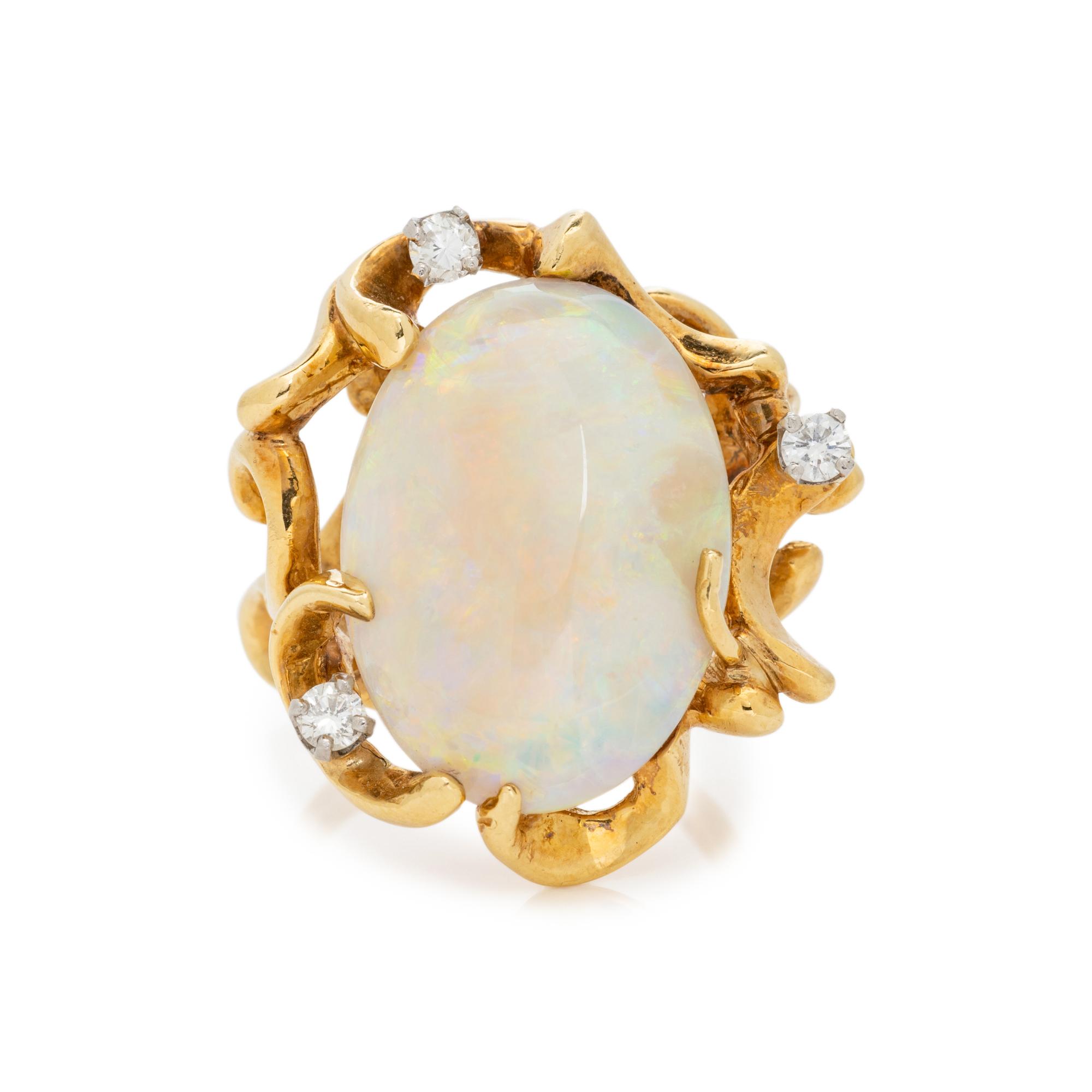YELLOW GOLD, OPAL AND DIAMOND RING