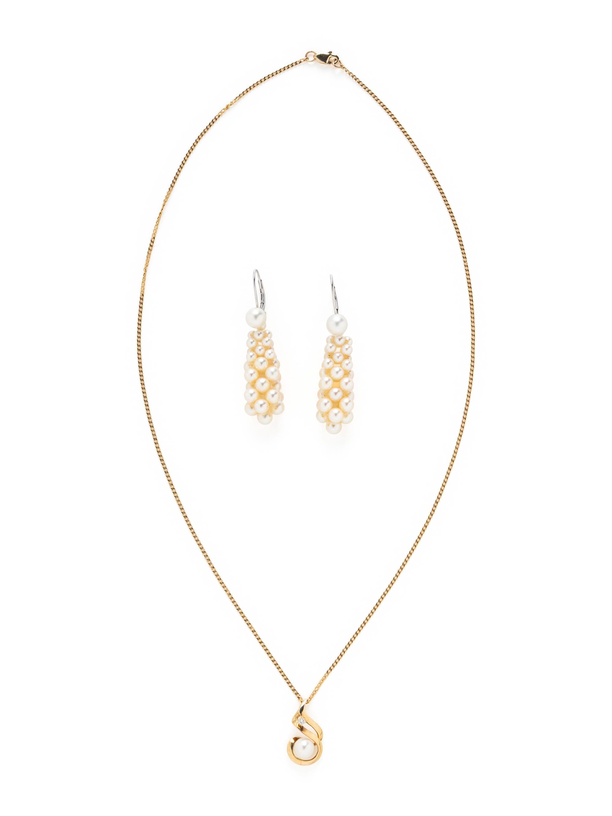 COLLECTION OF CULTURED PEARL AND GOLD JEWELRY