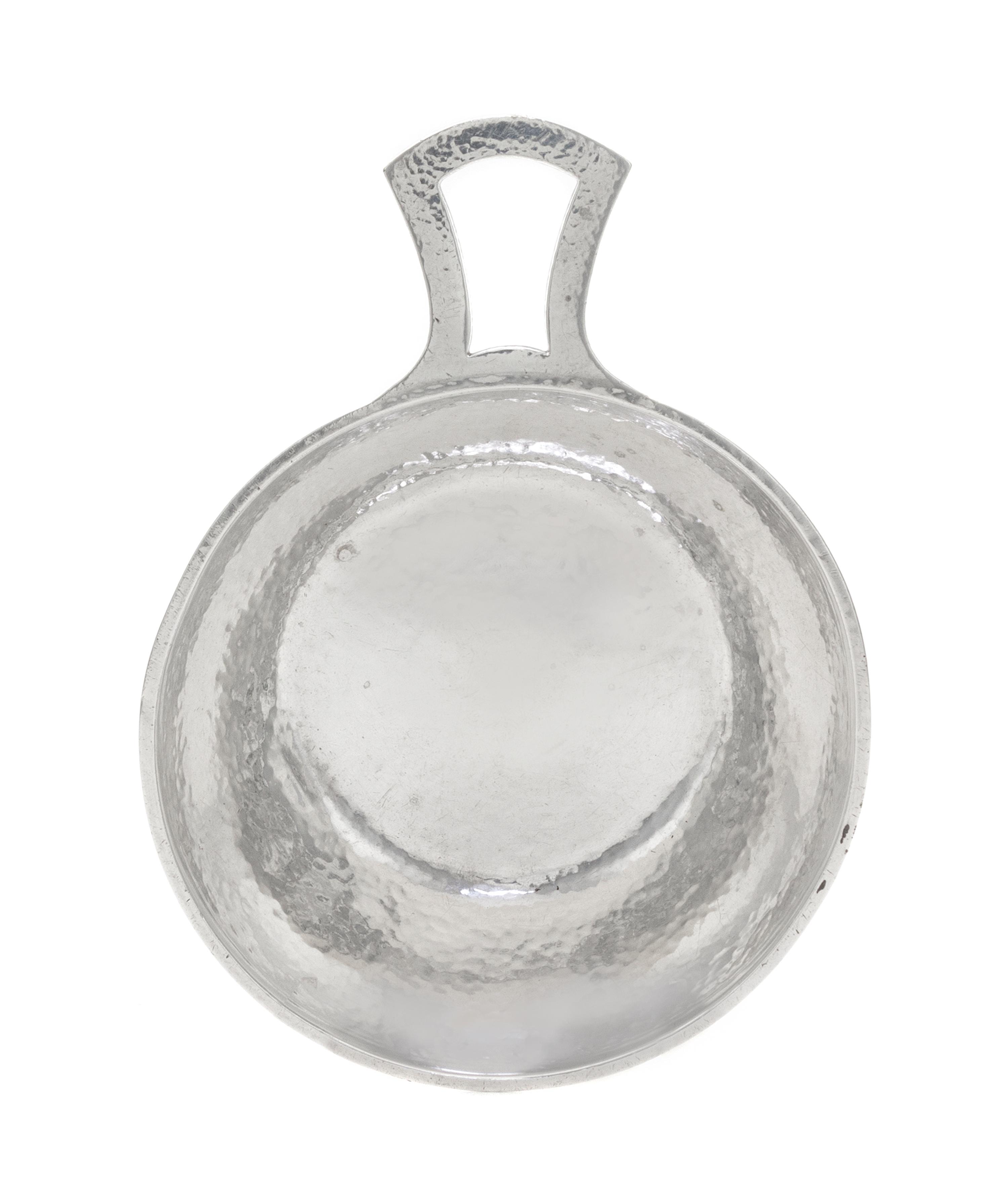 An American Silver Porringer, William B. Durgin Co., Concord, NH, Early 20th Century, retailed by Bigelow, Kennard & Co., the deep bowl
