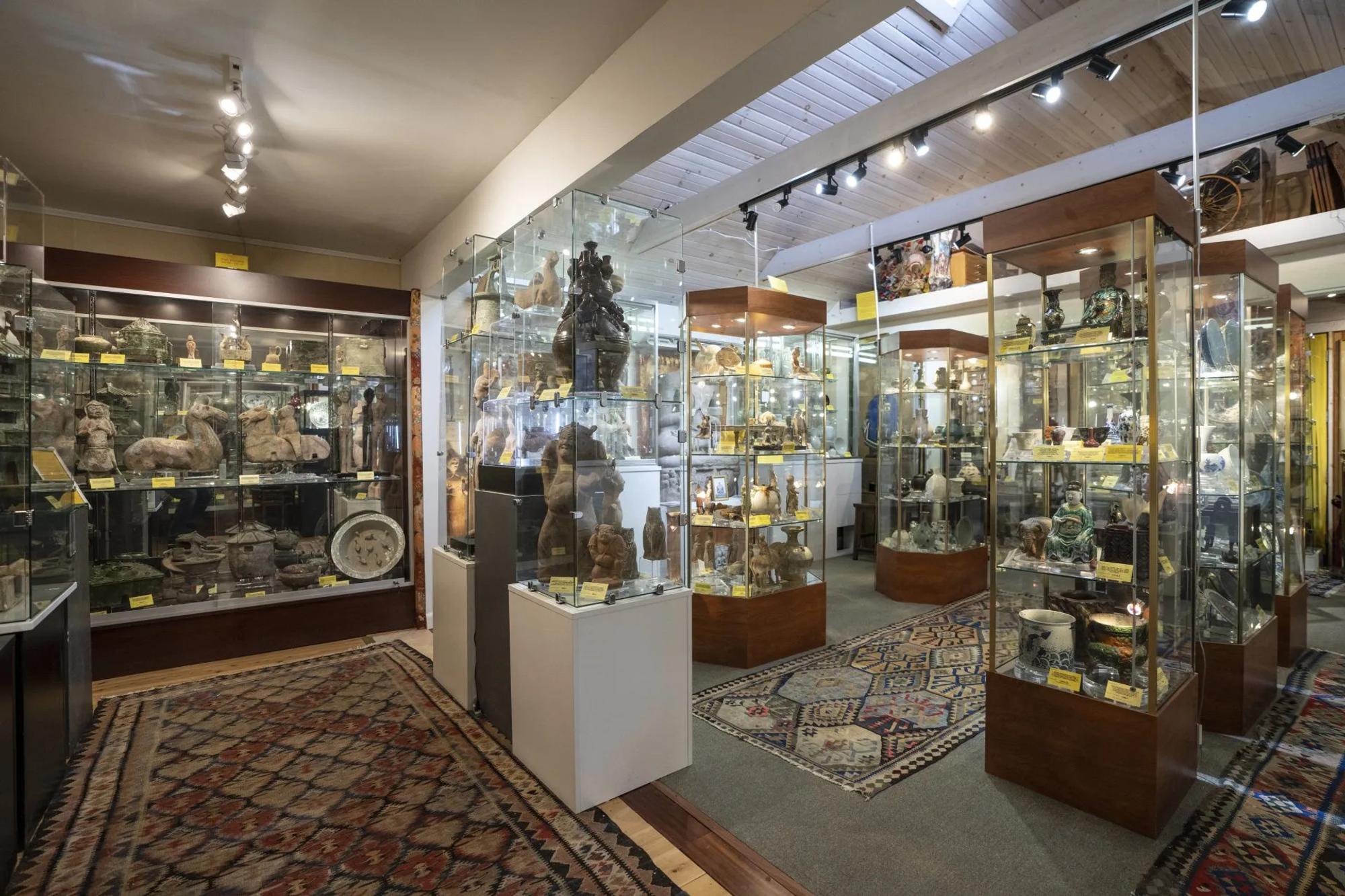 A Chinese Painted Grey Pottery Covered Vessel and Cover, Lian, Han Dynasty 漢 灰陶彩繪三足匲