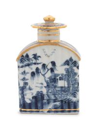 A Chinese Export Parcel Gilt Porcelain Tea Caddy