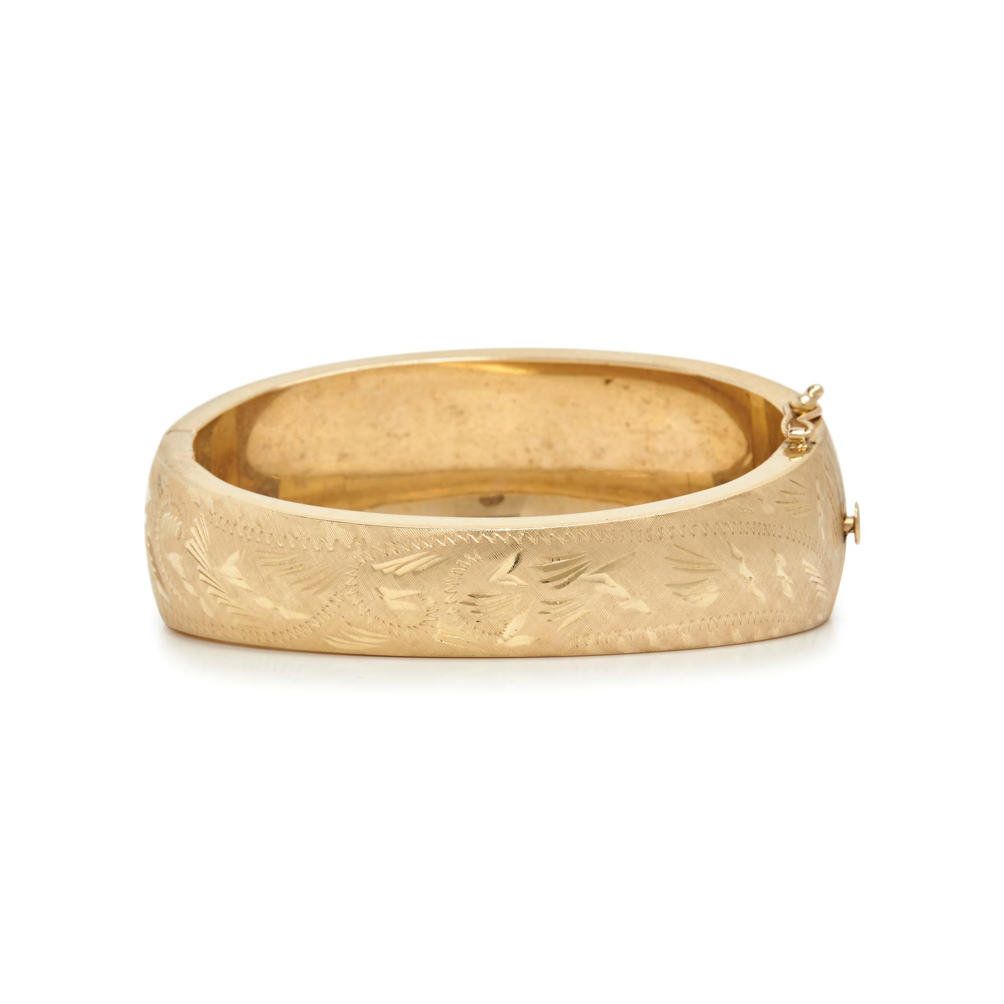 YELLOW GOLD BANGLE BRACELET