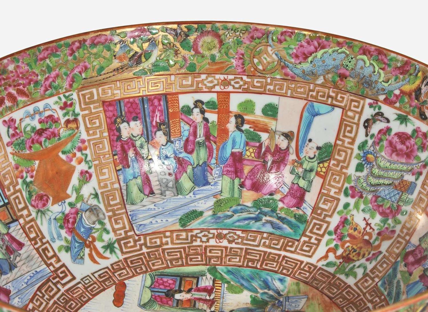A Chinese Export porcelain Rose Mandarin punch bowl and pair of vases mounted as lamps, 19th century