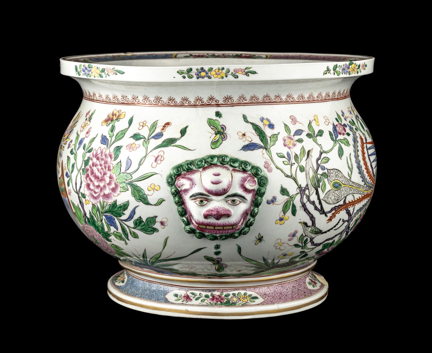 A Large Chinese Famille Rose Porcelain Jardiniere