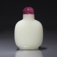 A Fine Chinese White Jade Snuff Bottle, Qing Dynasty, Circa 1780-1850 — 1780-1850年 白玉素面鼻煙壺