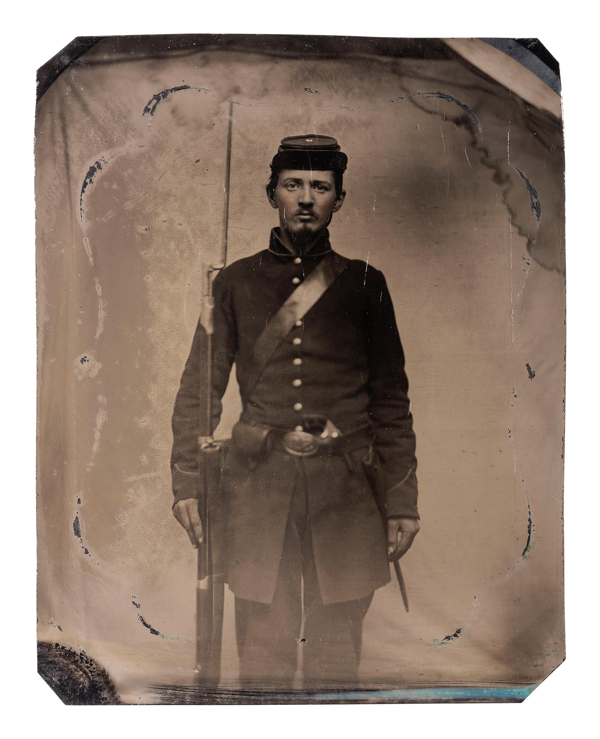 [CIVIL WAR]. Tintype of an armed Federal infantry private.