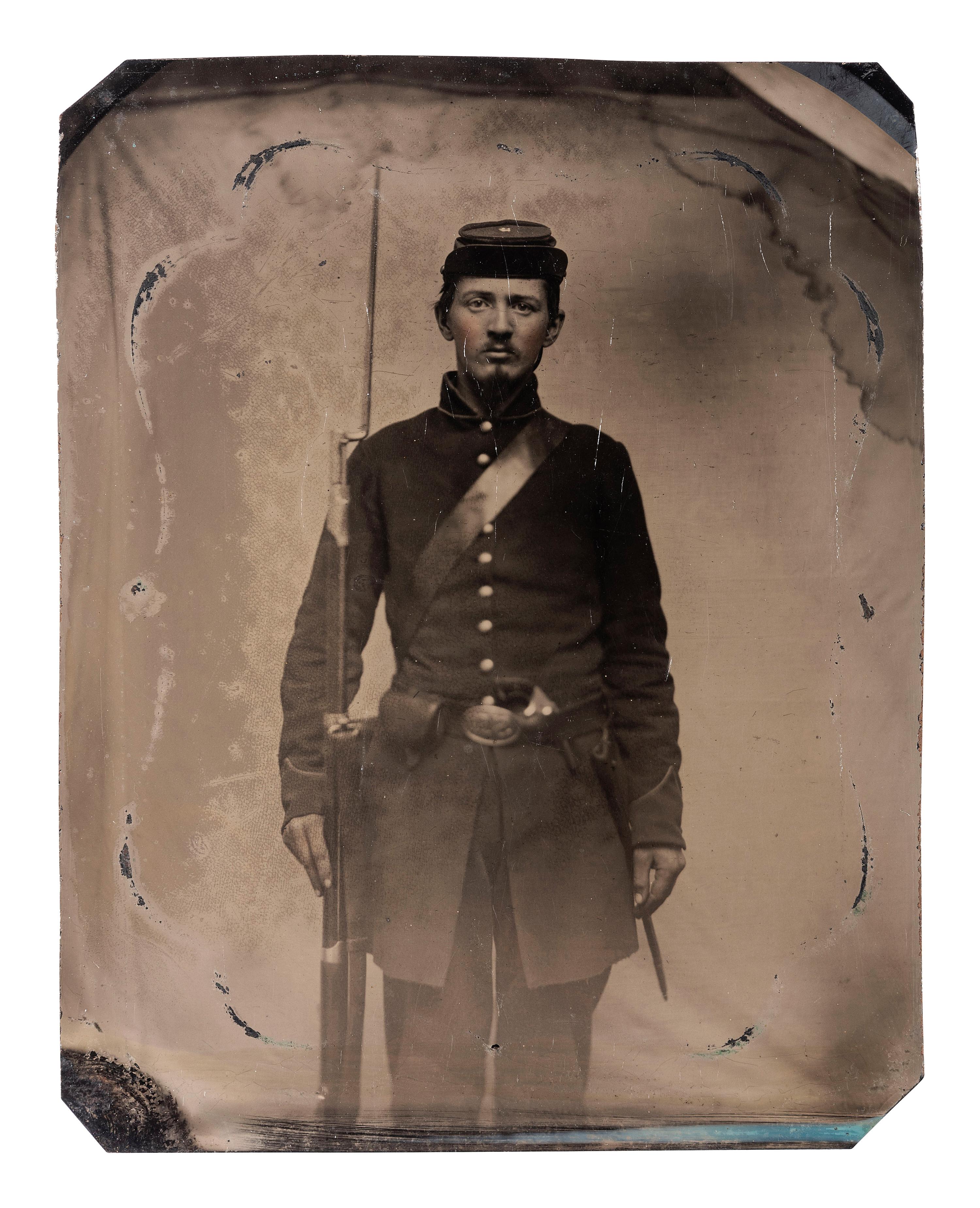 [CIVIL WAR]. Tintype of an armed Federal infantry private.