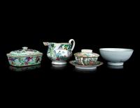 Four Chinese Export Porcelain Articles