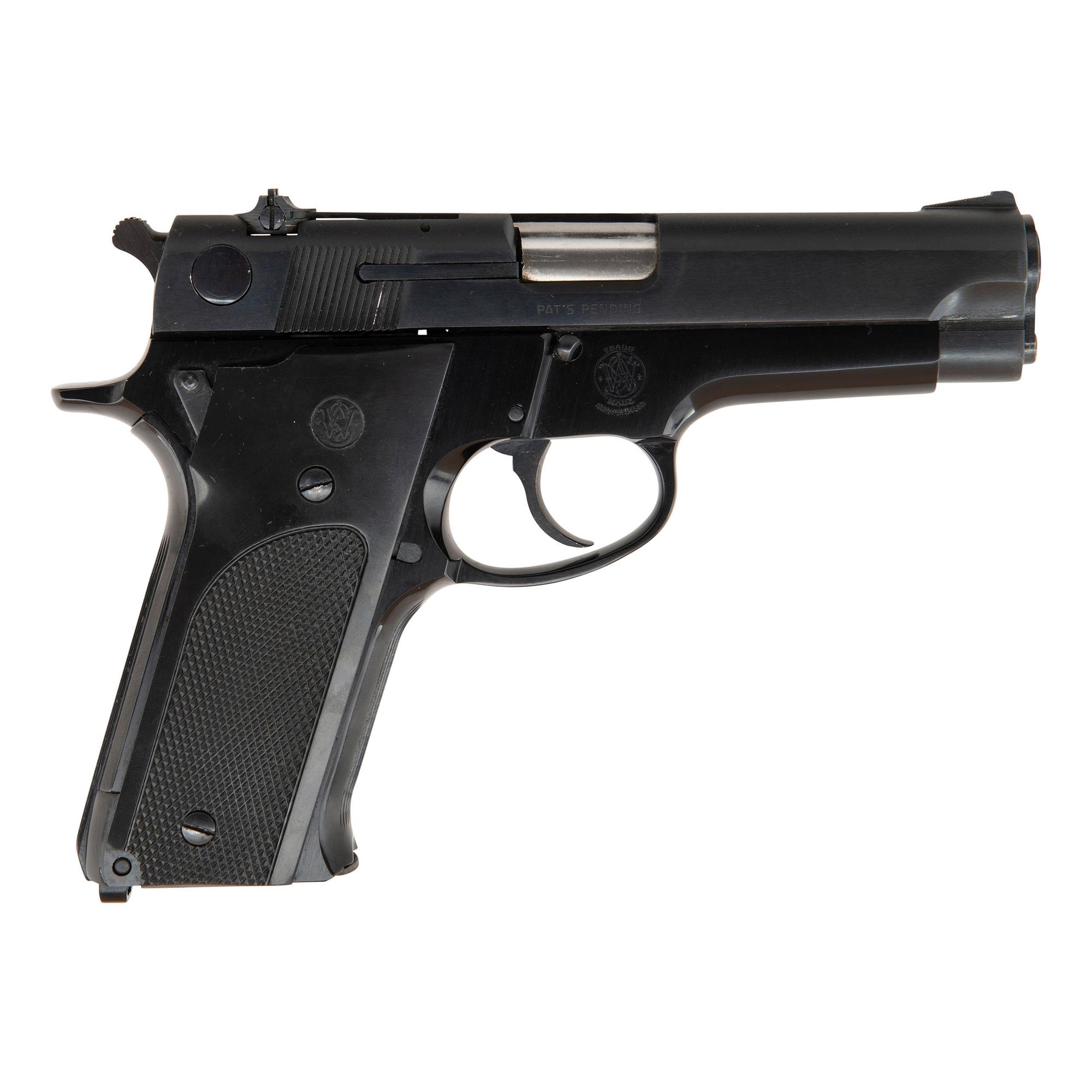 *Smith & Wesson Model 59 in Box with Spare Magazine & Accessories