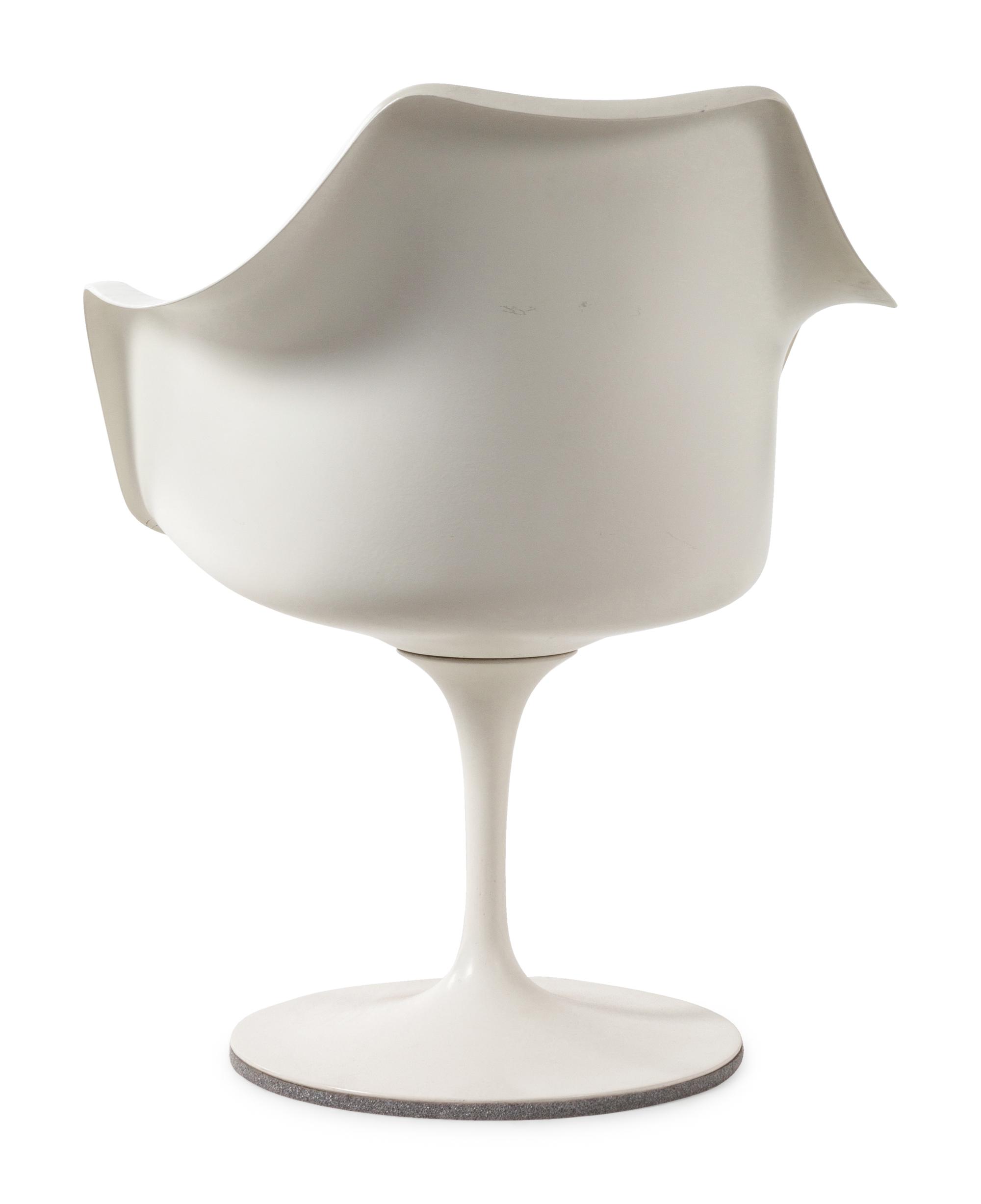 Tulip Dining Table with Two Tulip Armchairs Knoll, USA