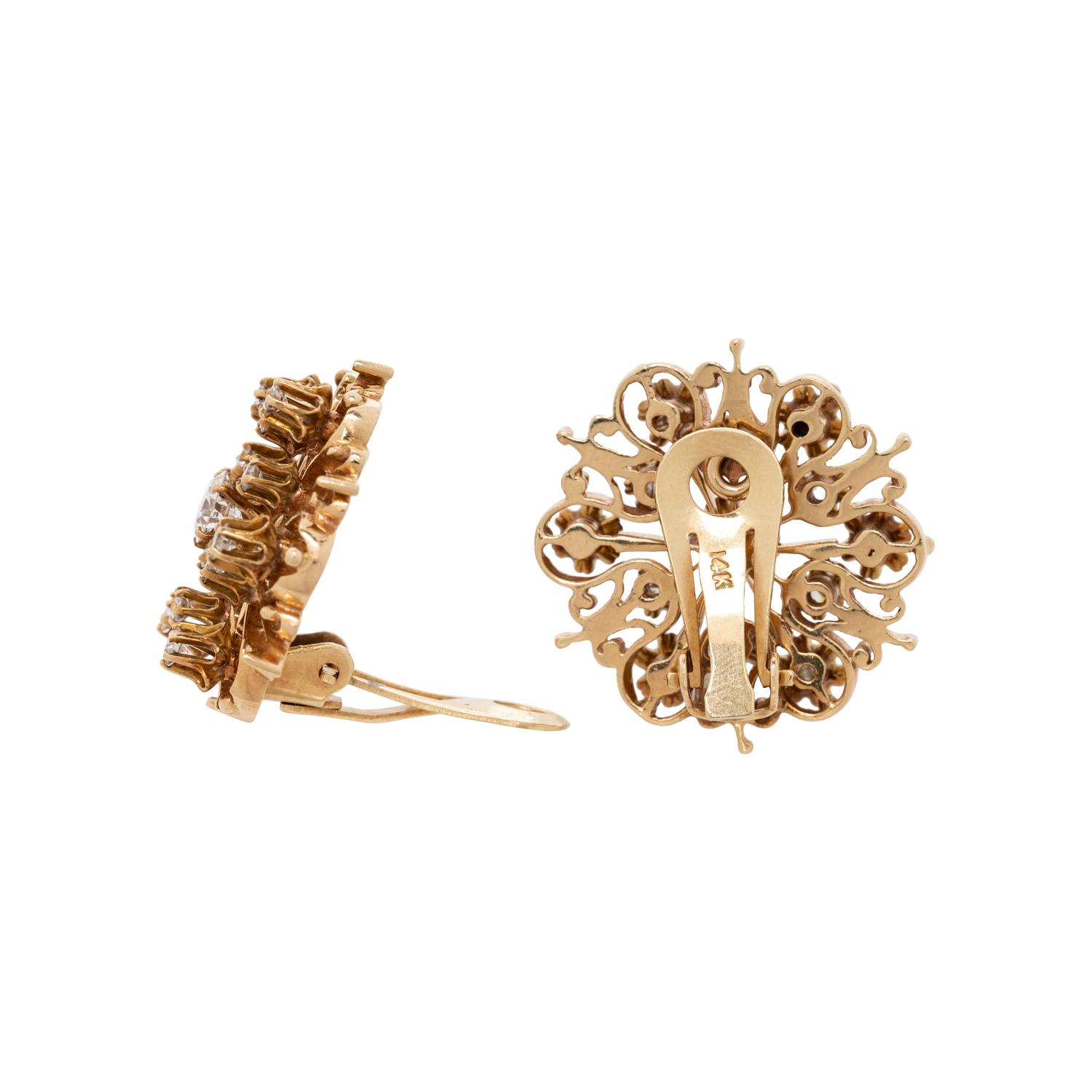 YELLOW GOLD AND DIAMOND EARCLIPS