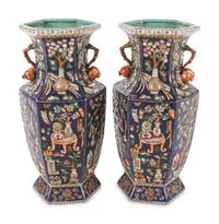 A Pair of Chinese Export Porcelain Vases
