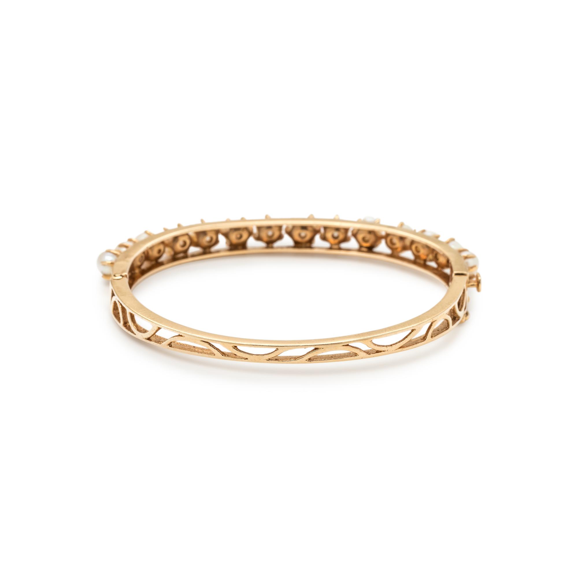 YELLOW GOLD AND CULTURED PEARL BANGLE BRACELET
