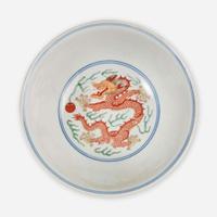 A Chinese wucai-decorated "Dragon and Phoenix" porcelain bowl 五彩龙凤碗 Qianlong six-character seal mark and of the period ????? ? ??