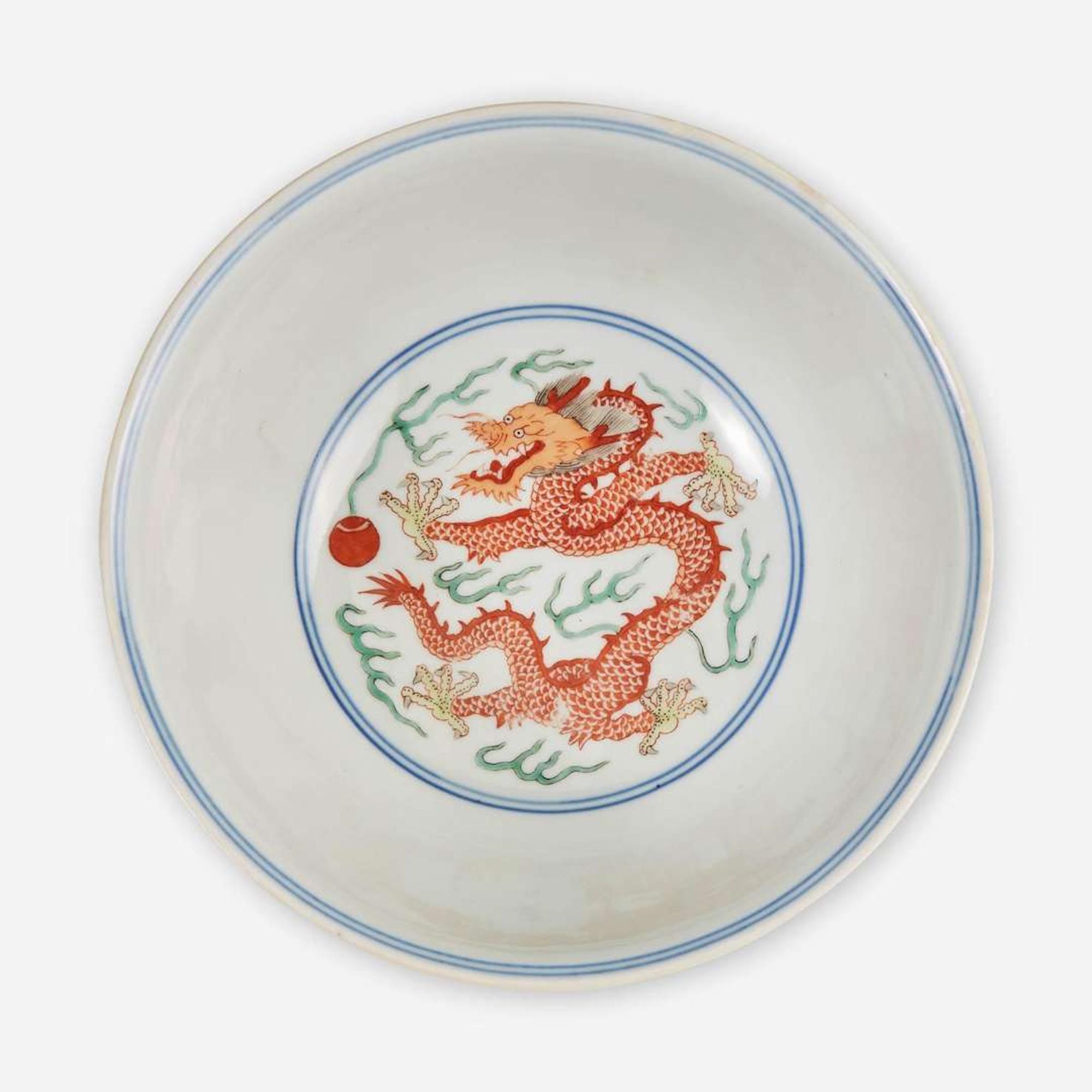 A Chinese wucai-decorated "Dragon and Phoenix" porcelain bowl 五彩龙凤碗 Qianlong six-character seal mark and of the period ????? ? ??