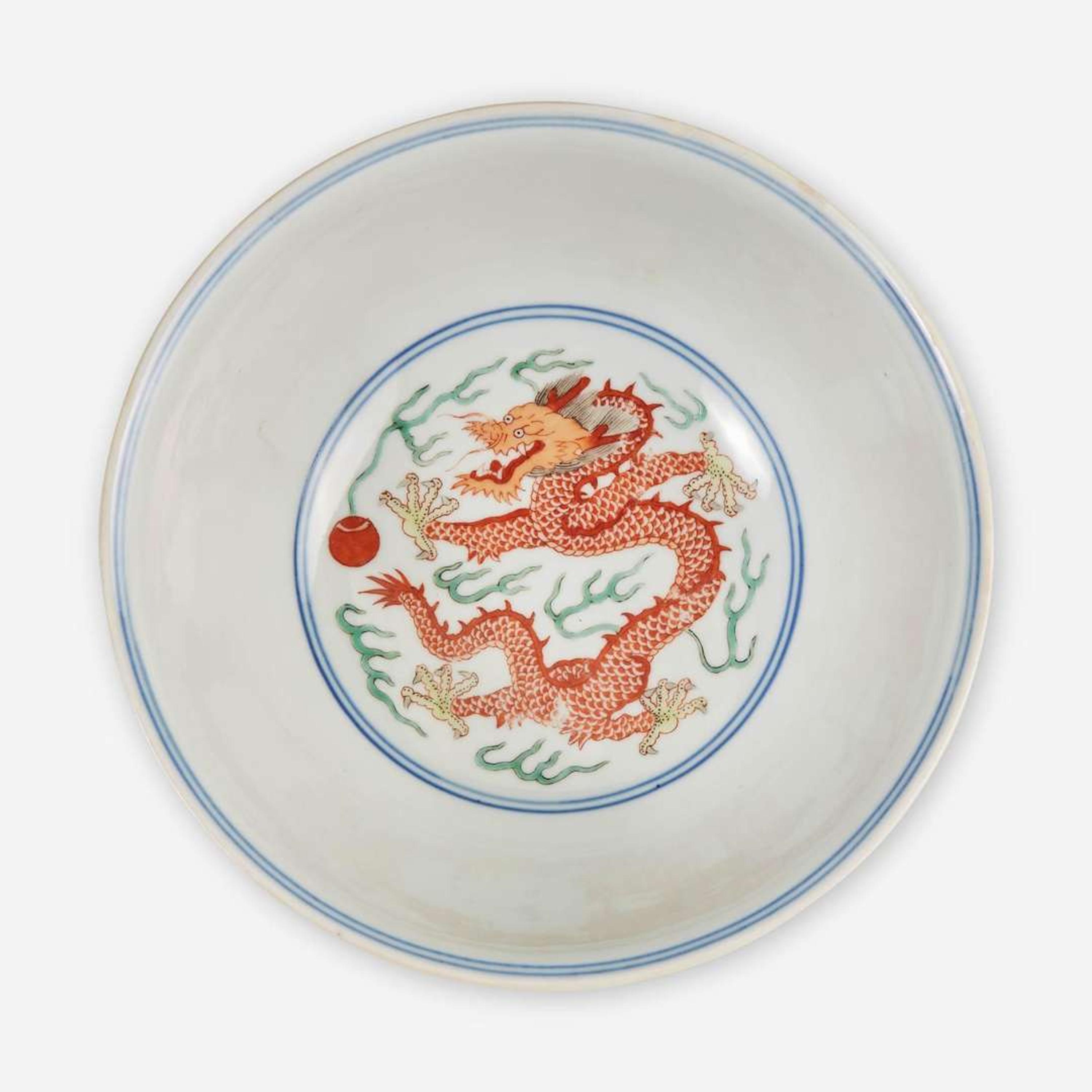 A Chinese wucai-decorated "Dragon and Phoenix" porcelain bowl 五彩龙凤碗 Qianlong six-character seal mark and of the period ????? ? ??
