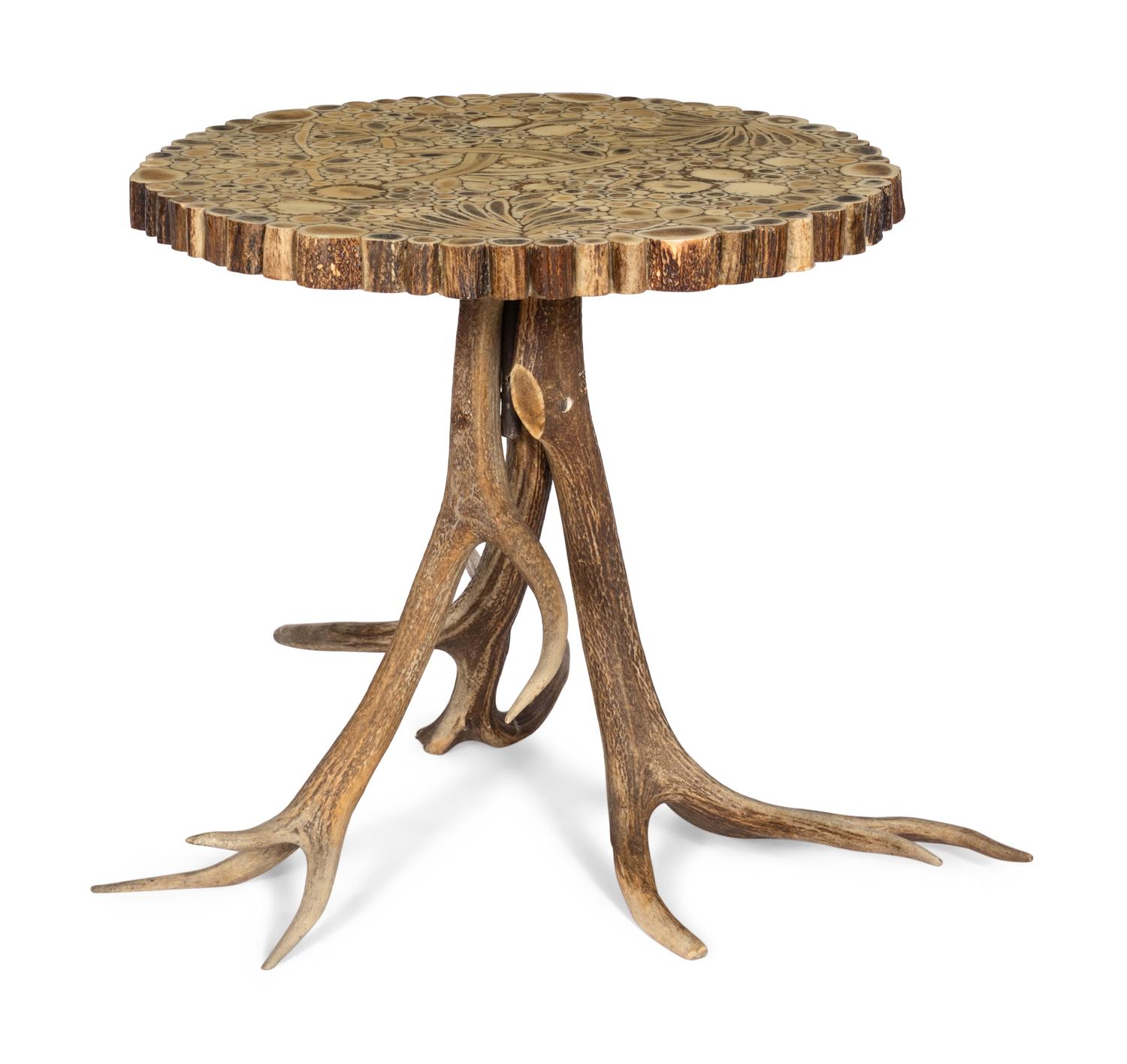 An Elk Antler Pedestal Side Table with Inlaid Antler Veneer Top