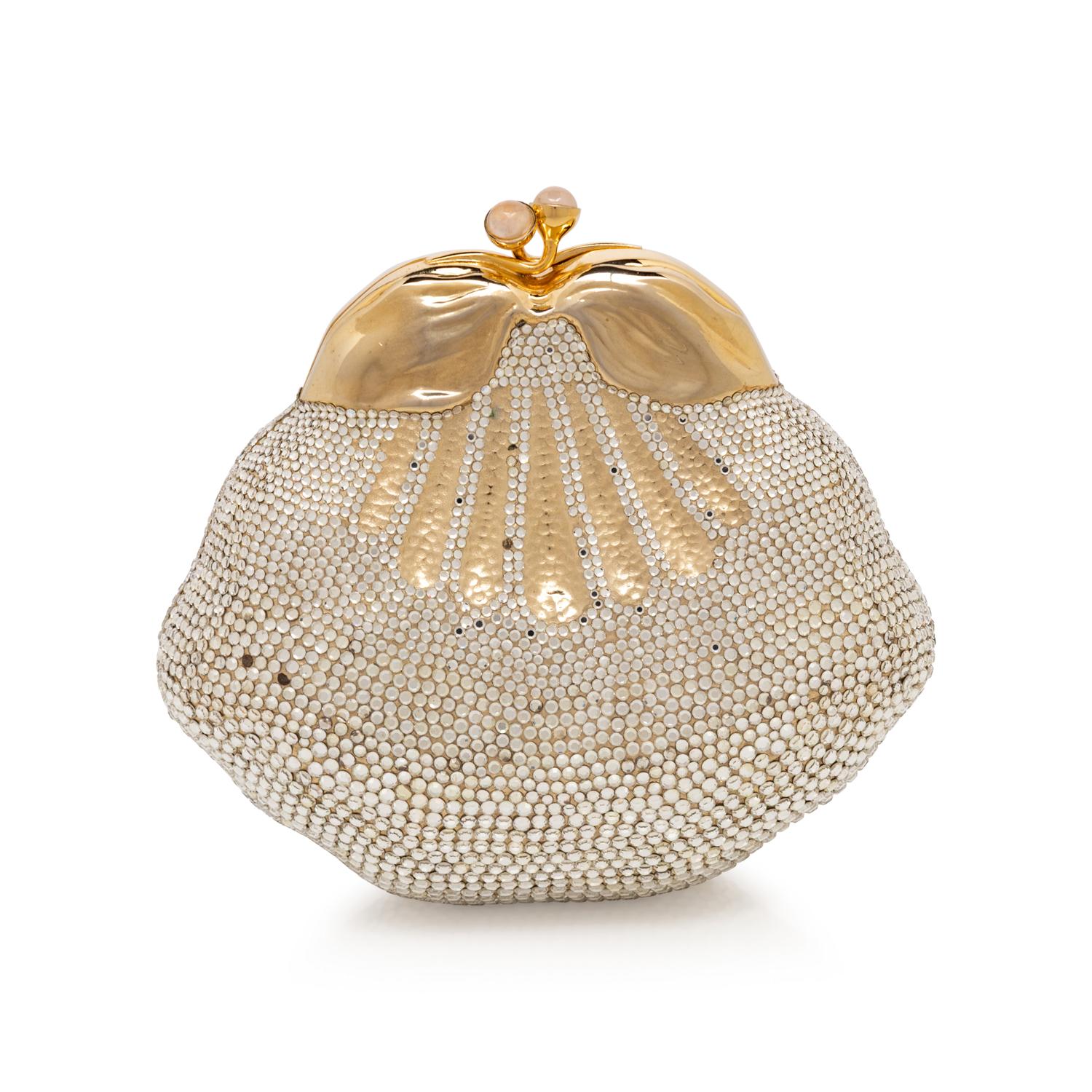 Judith Leiber, Clamshell Minaudière