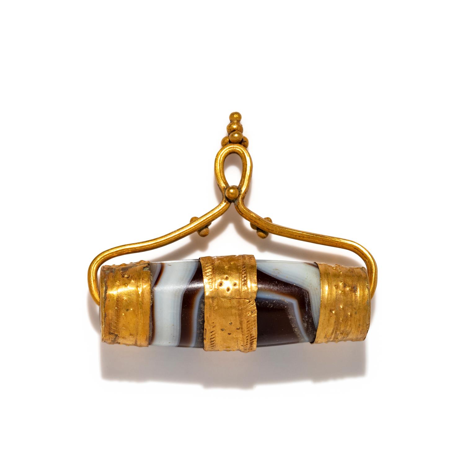 A Western Asiatic Gold and Banded-Agate Pendant — Set in a gold pendant