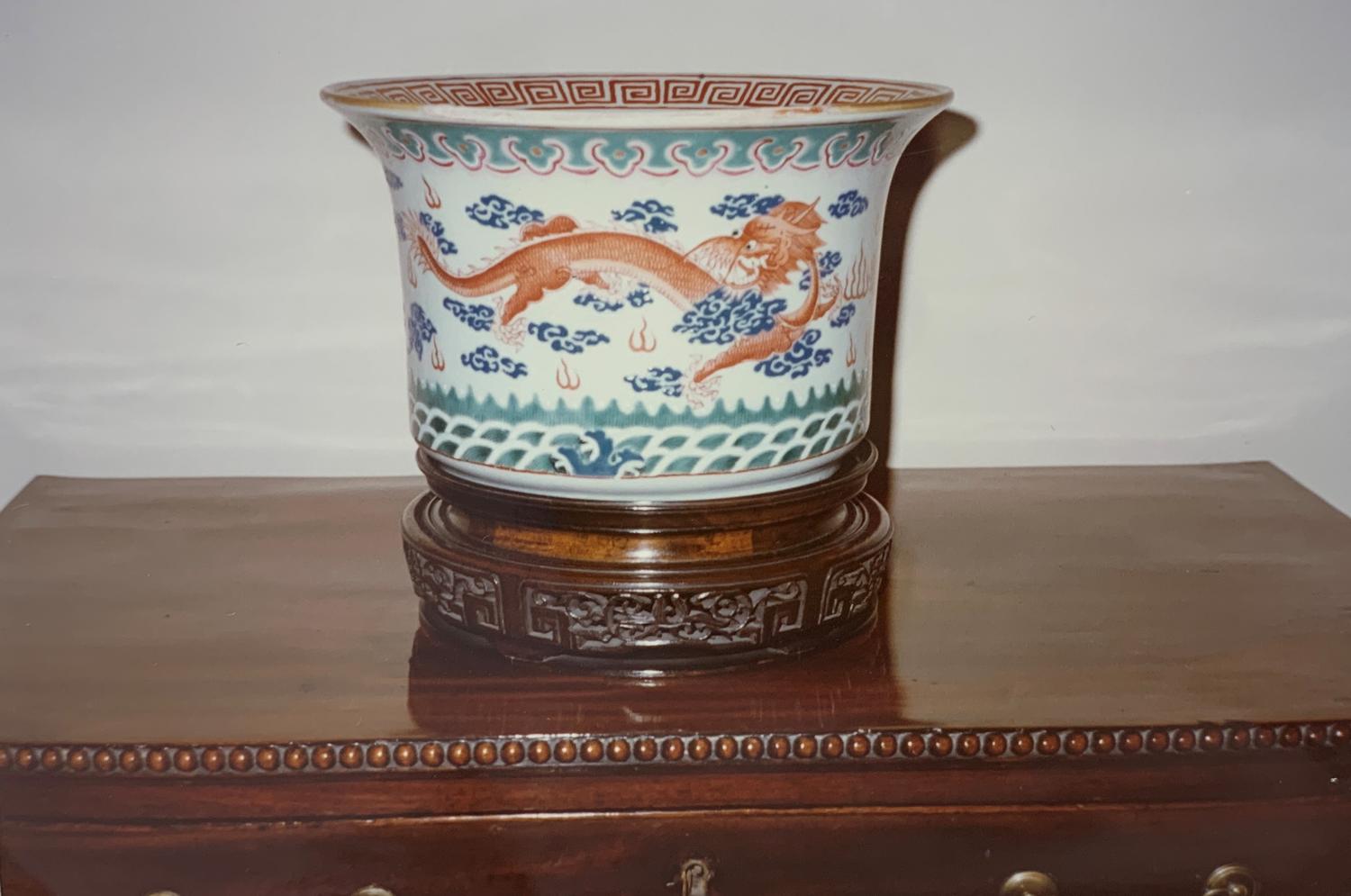 A Chinese Famille Rose Porcelain 'Dragon' Jardinière