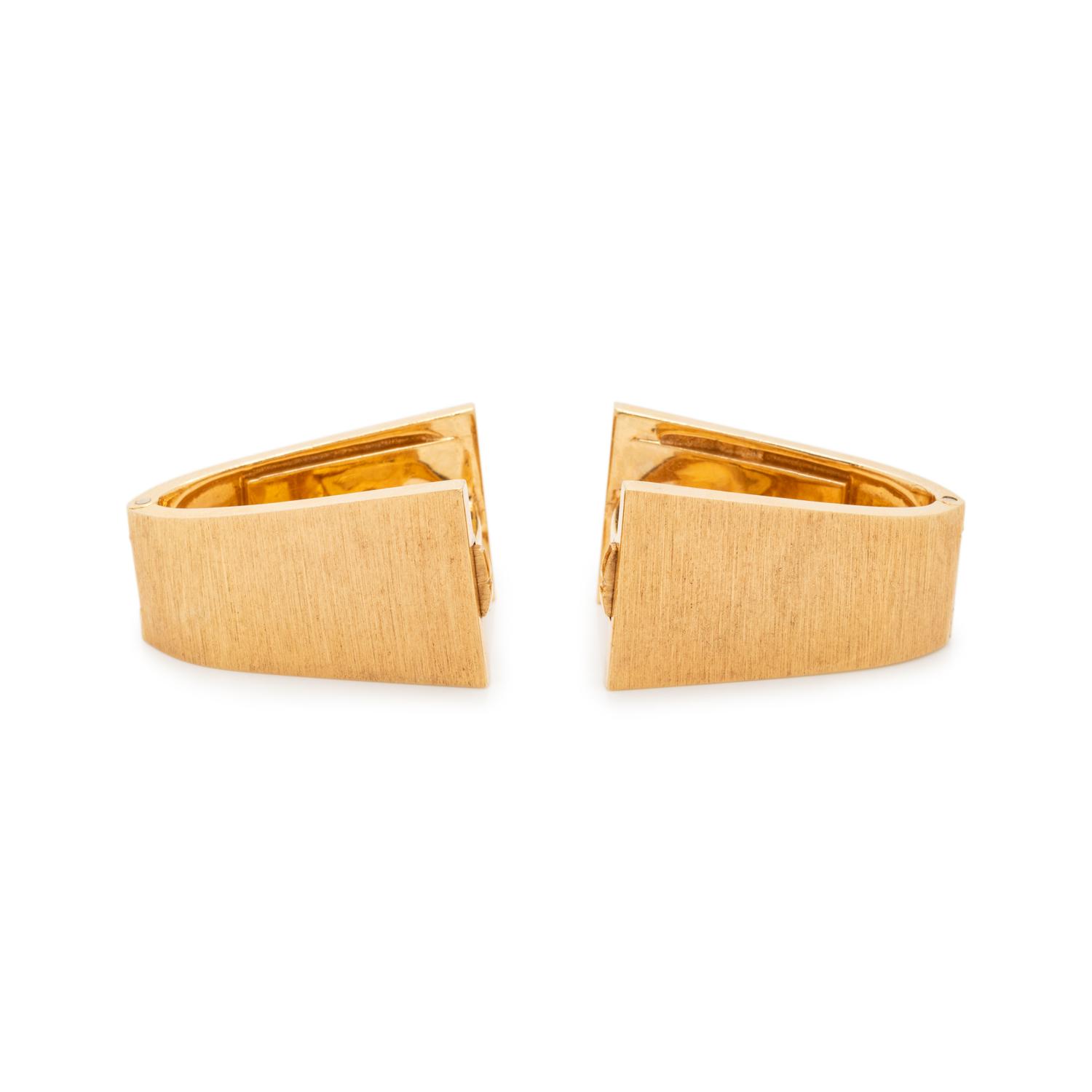 YELLOW GOLD AND TIGER'S EYE CUFFINKS