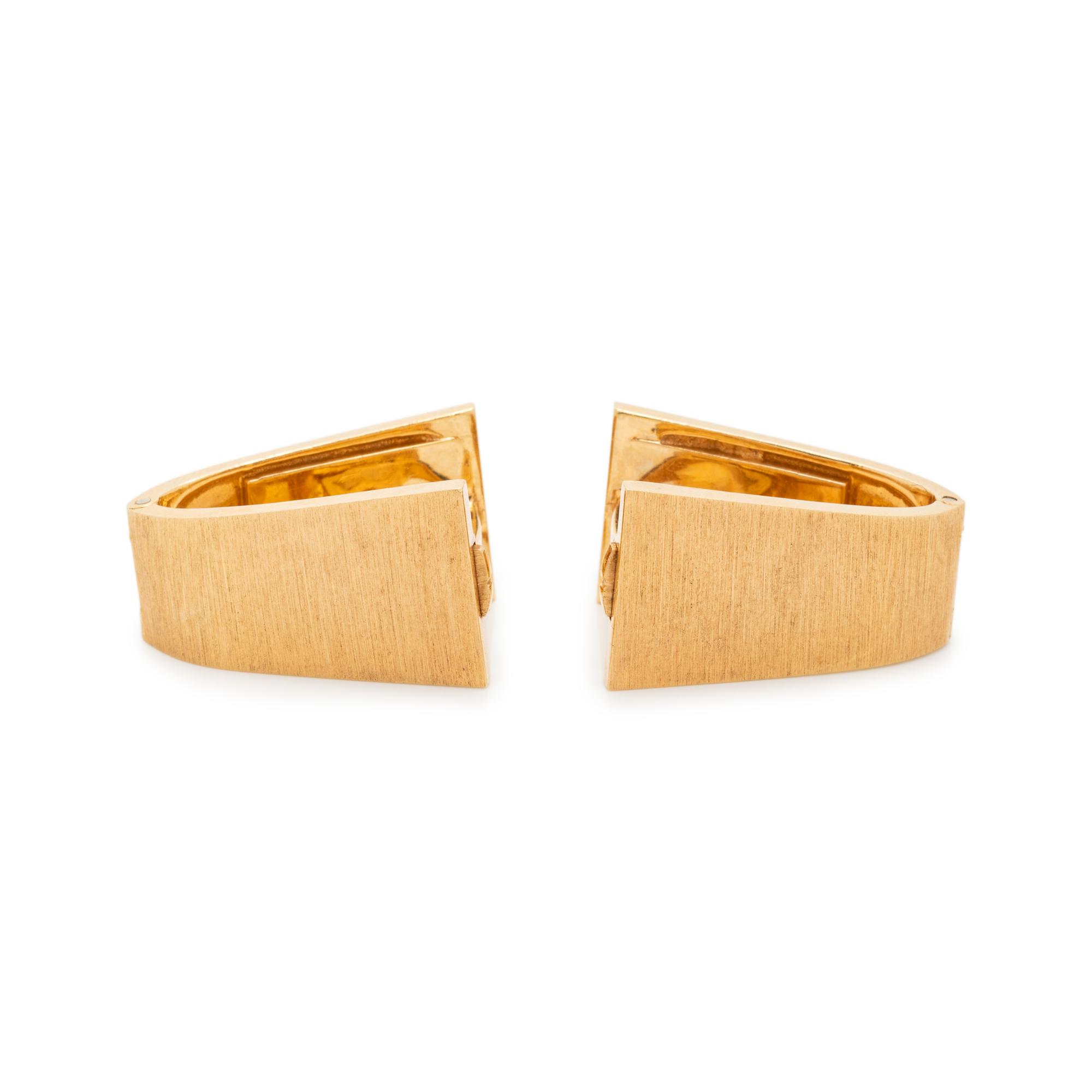 YELLOW GOLD AND TIGER'S EYE CUFFINKS