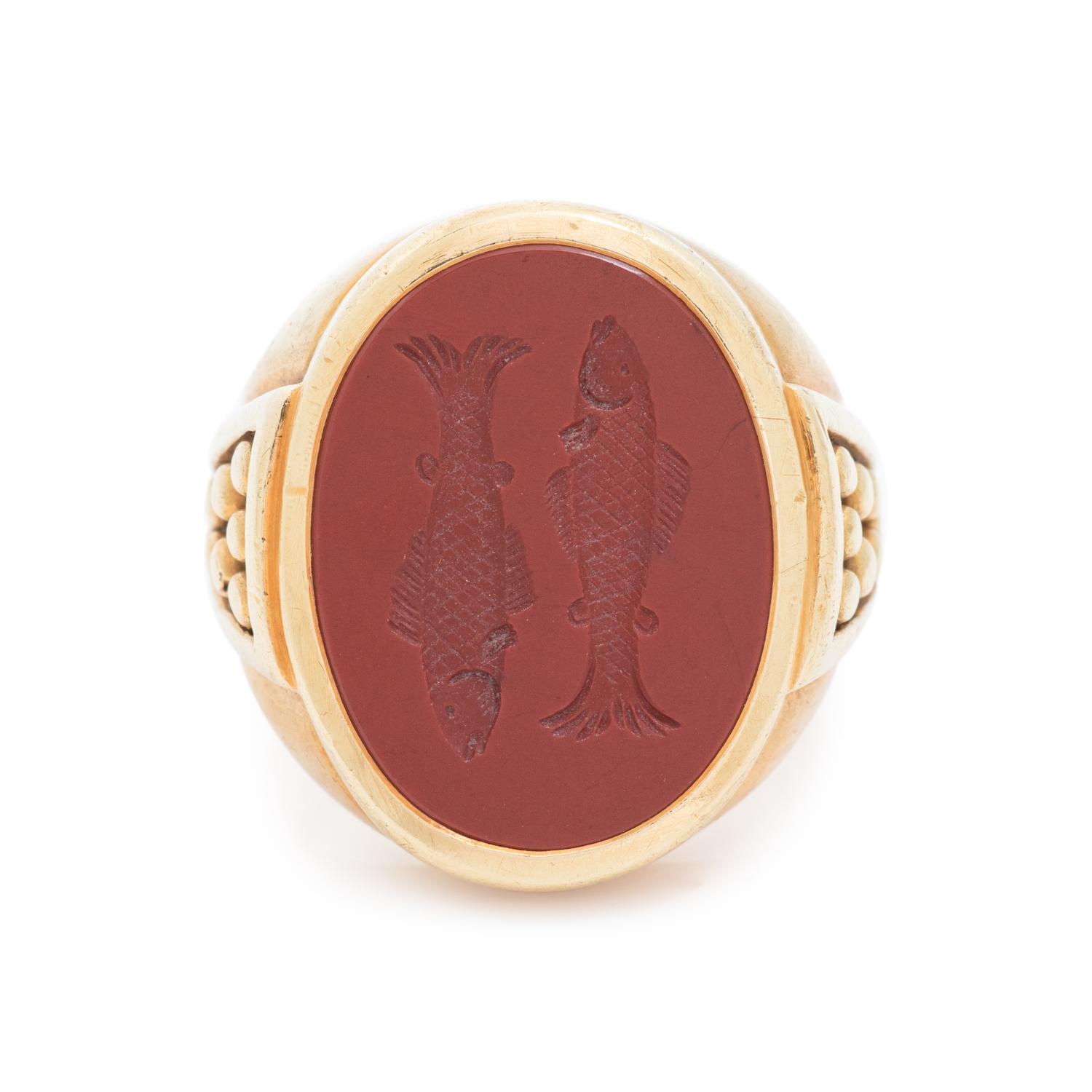 KIESELSTEIN-CORD, YELLOW GOLD AND HARDSTONE INTAGLIO RING