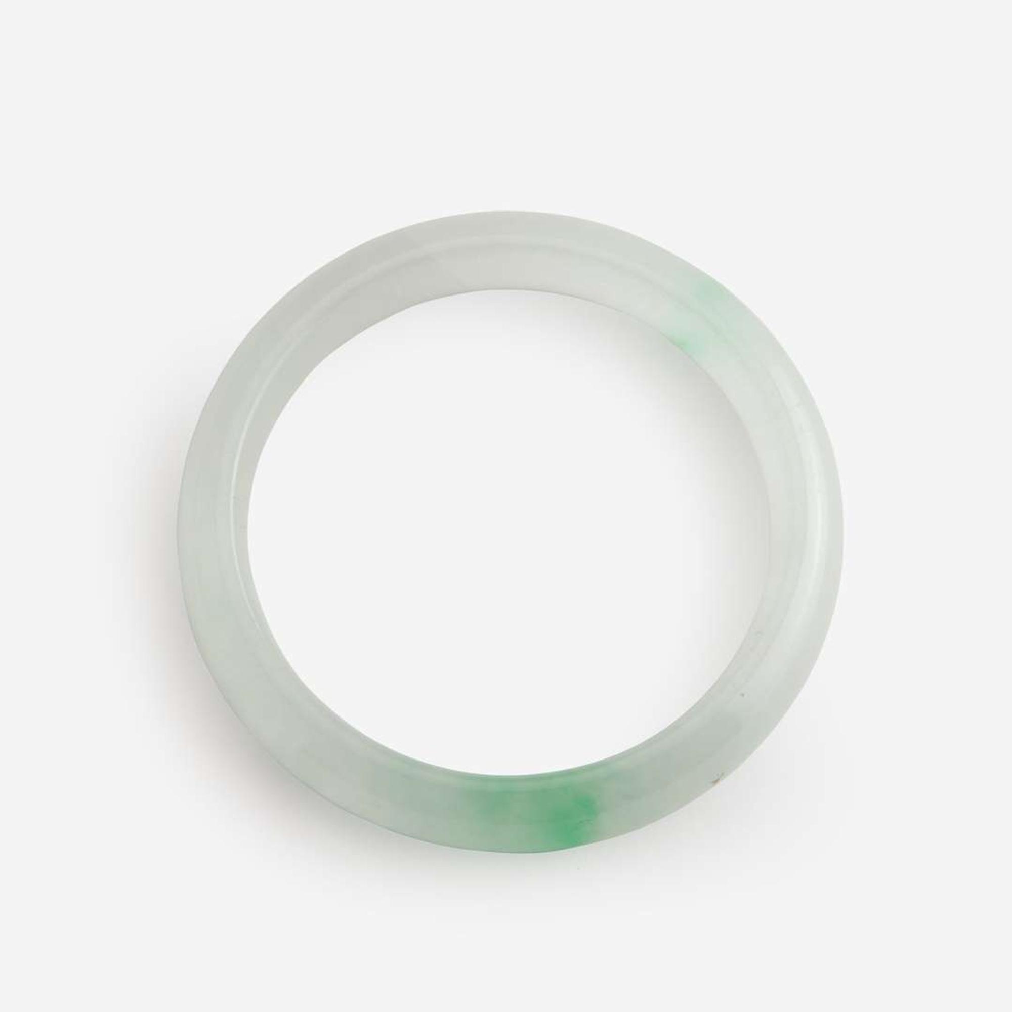 Two white and colored jadeite bangles 翡翠贵妃镯一组两件