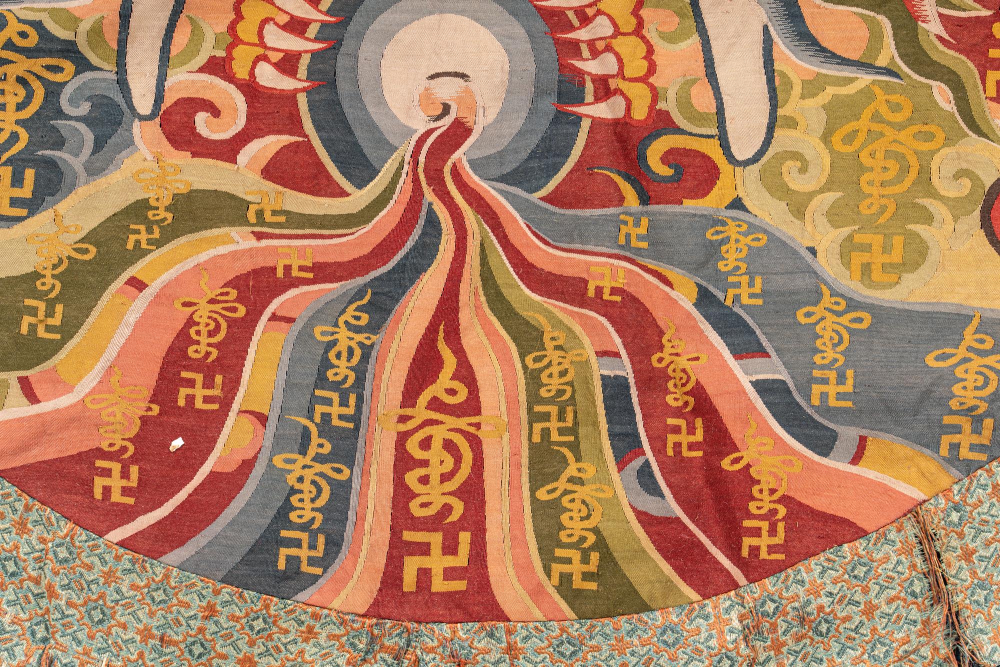 A Kesi Woven Silk 'Dragon' Ceremonial Roundel