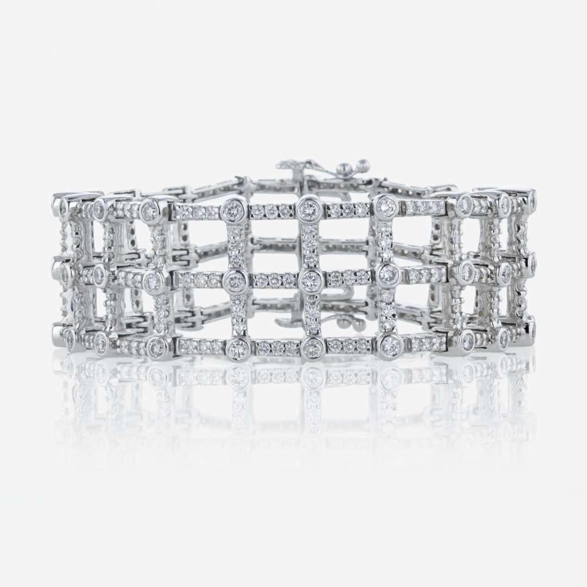An 18K white gold and diamond bracelet