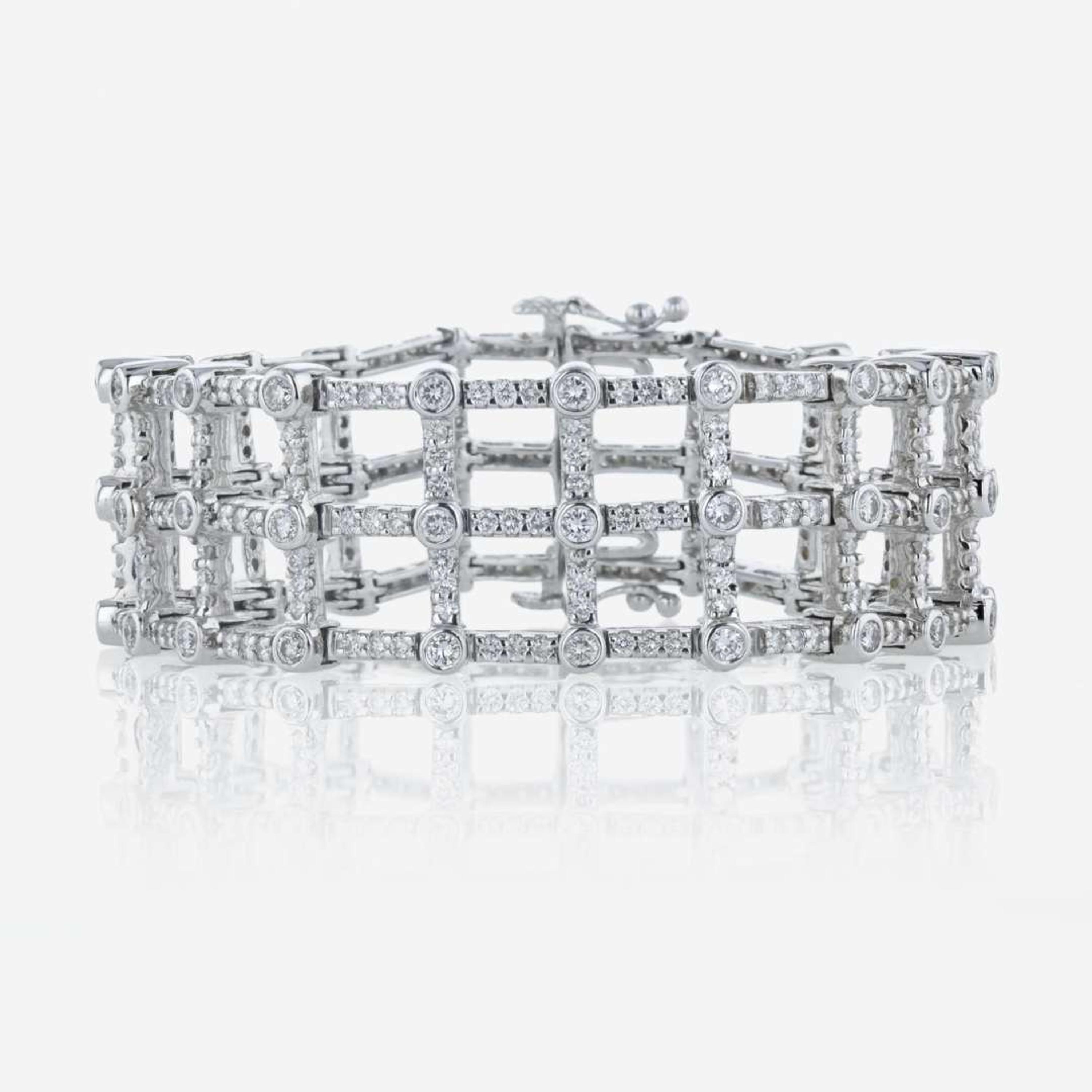 An 18K white gold and diamond bracelet