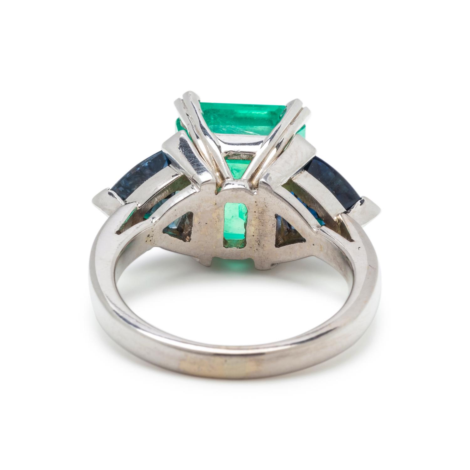 EMERALD AND SAPPHIRE RING