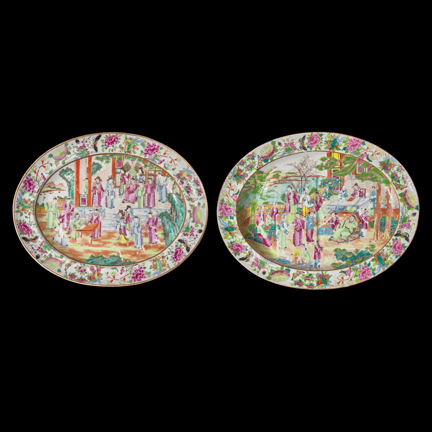 Two Chinese Export Rose Mandarin Porcelain Platters, 19th Century 清晚期 外銷粉彩人物圖大盤兩件