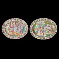 Two Chinese Export Rose Mandarin Porcelain Platters, 19th Century 清晚期 外銷粉彩人物圖大盤兩件