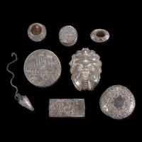 Eight assorted Chinese and Japanese export silver boxes and small vases 中國日本銀器一組八件 Late 19th to early 20th century ???????????