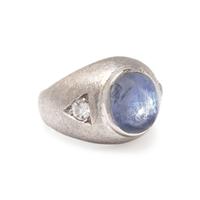 WHITE GOLD, STAR SAPPHIRE AND DIAMOND RING