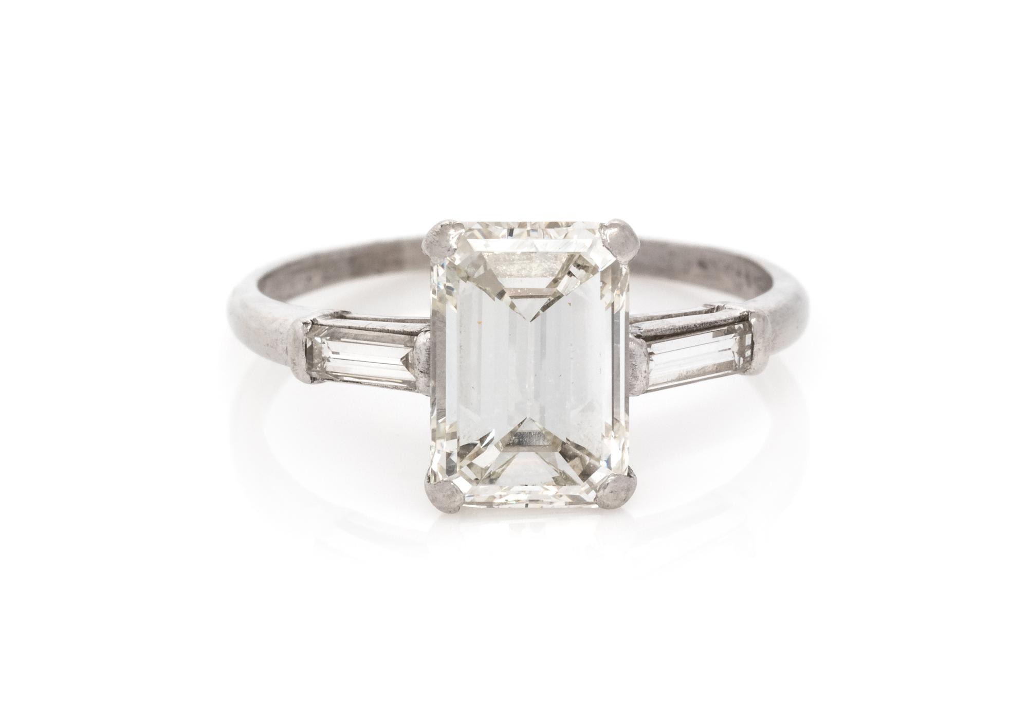 DIAMOND RING