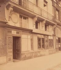 A group of three photographs ( Marché Saint-Germain , circa 1900s; 58 Quai des Orfèvres [balcon] , circa 1900s; Balcon, quai Béthune 24 , 1908)
