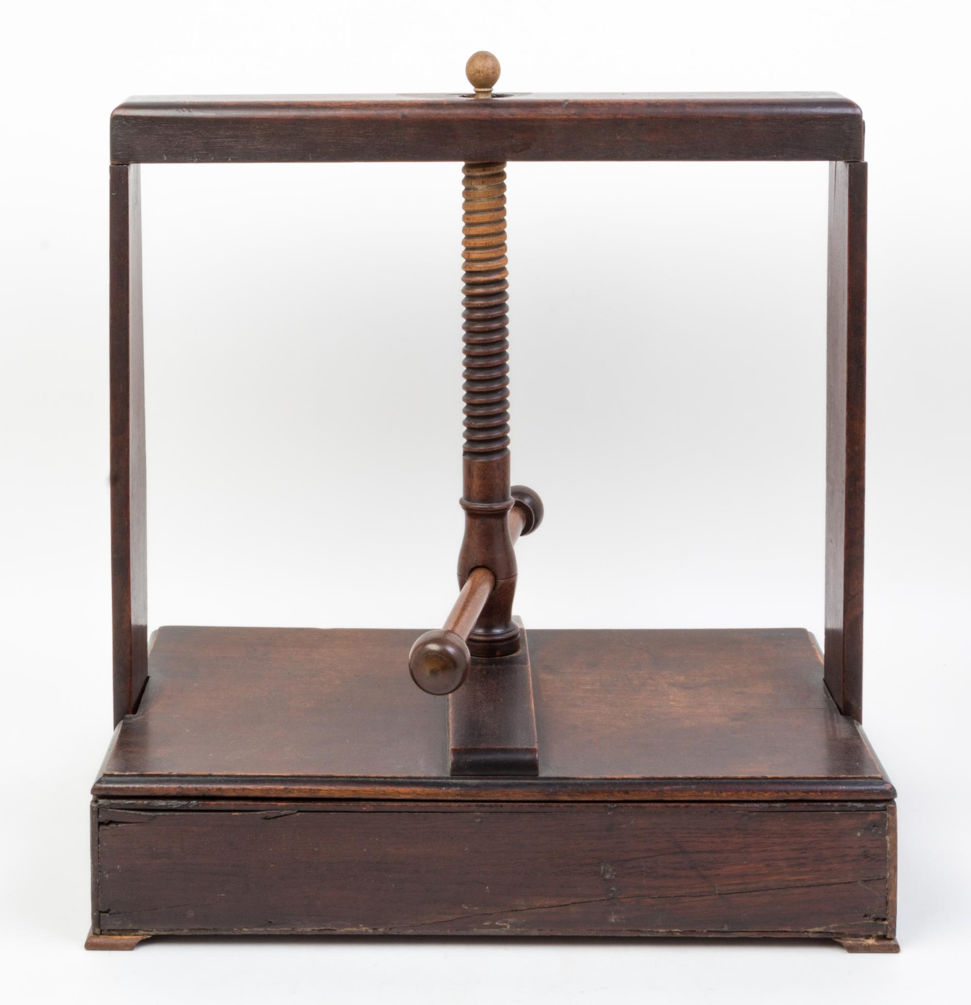 A Georgian Mahogany Book Press Height 19 1/2 inches. — 19TH CENTURY