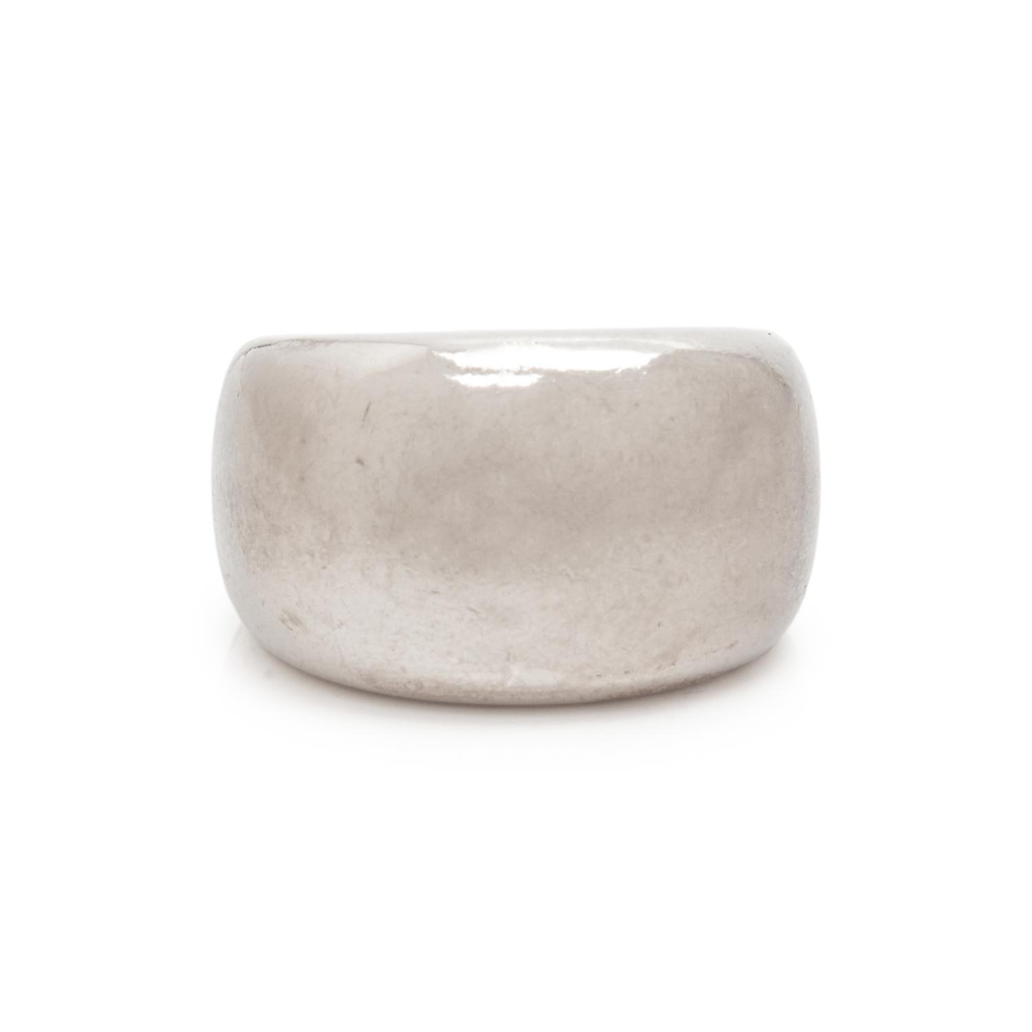 CARTIER, WHITE GOLD 'NOUVELLE VAGUE' RING