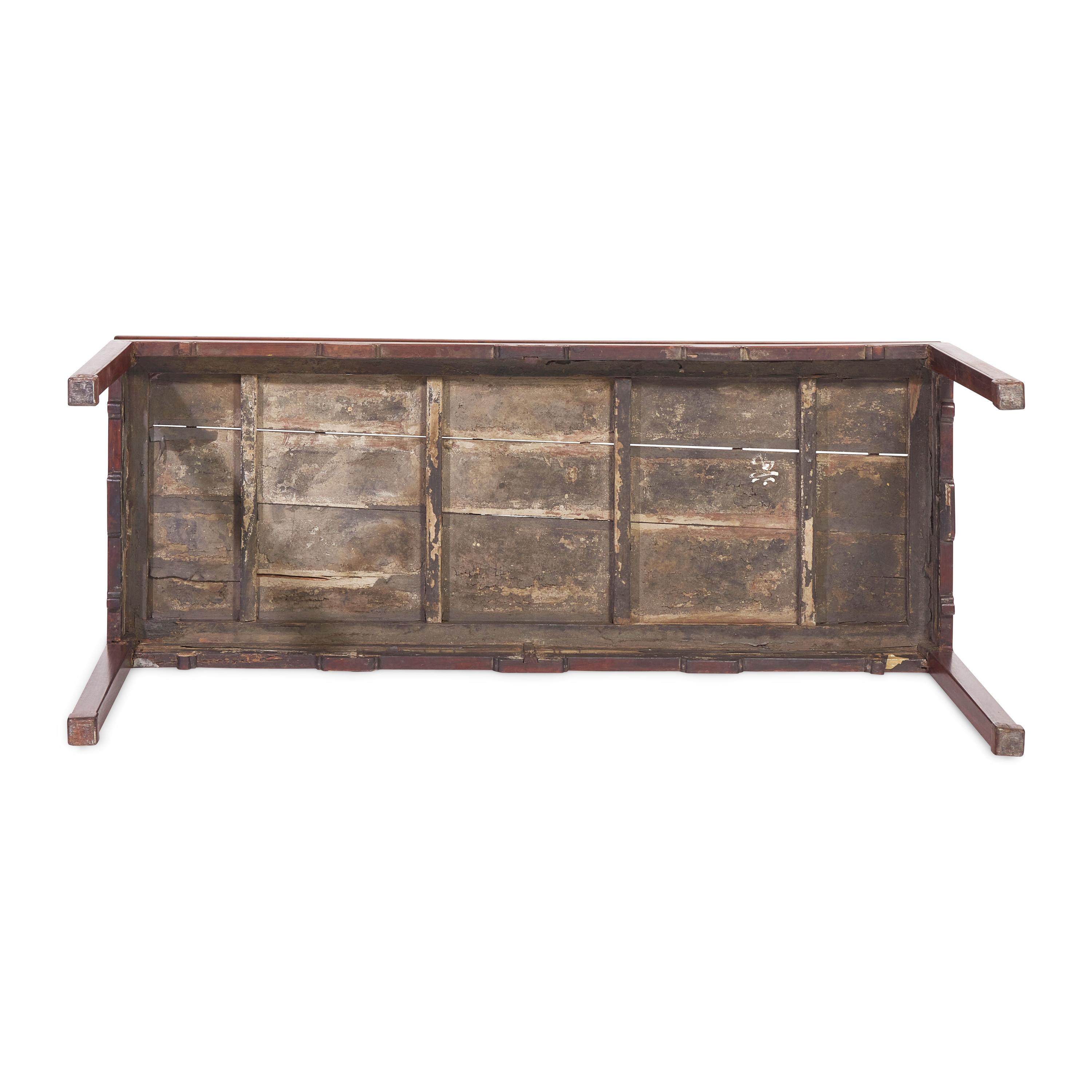 An Impressive Chinese Huanghuali and Hardwood Painting Table, Hua'An, 18th/Early 19th Century 清中期 黃花梨拼硬木有束腰如意纹大畫案