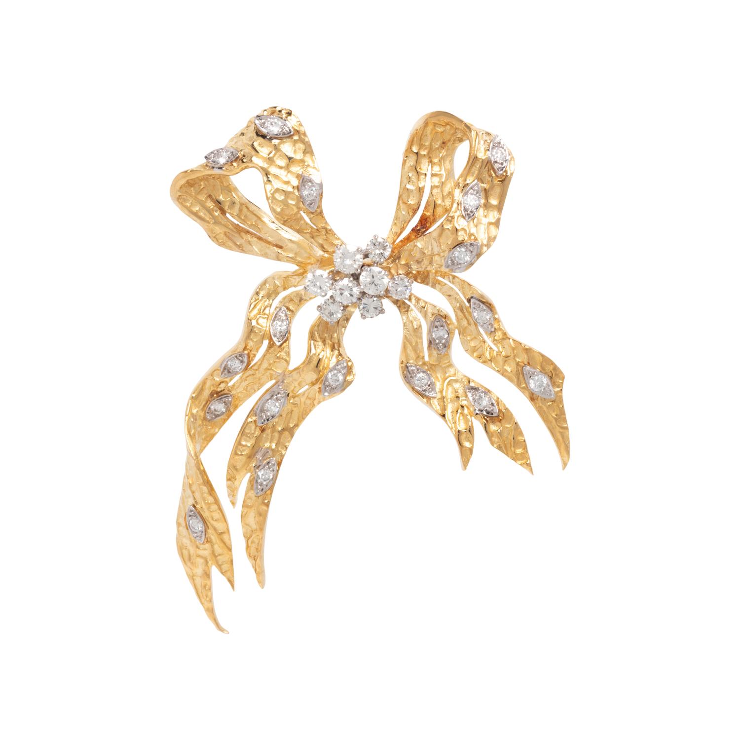 DIAMOND AND YELLOW GOLD BOW BROOCH
