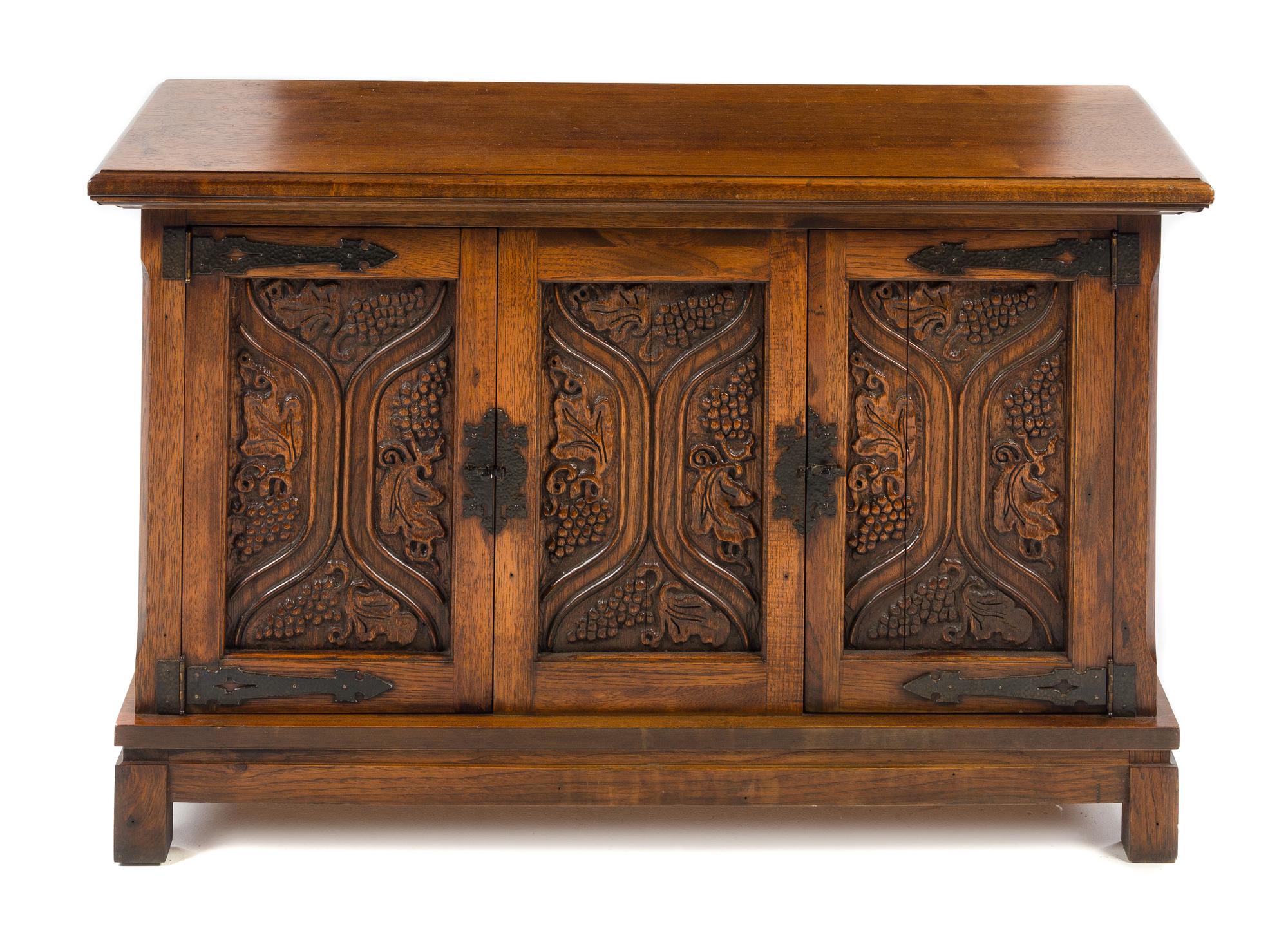 An Arts & Crafts Style Console Cabinet Height 27 x width 44 x depth 15 inches. — 20TH CENTURY
