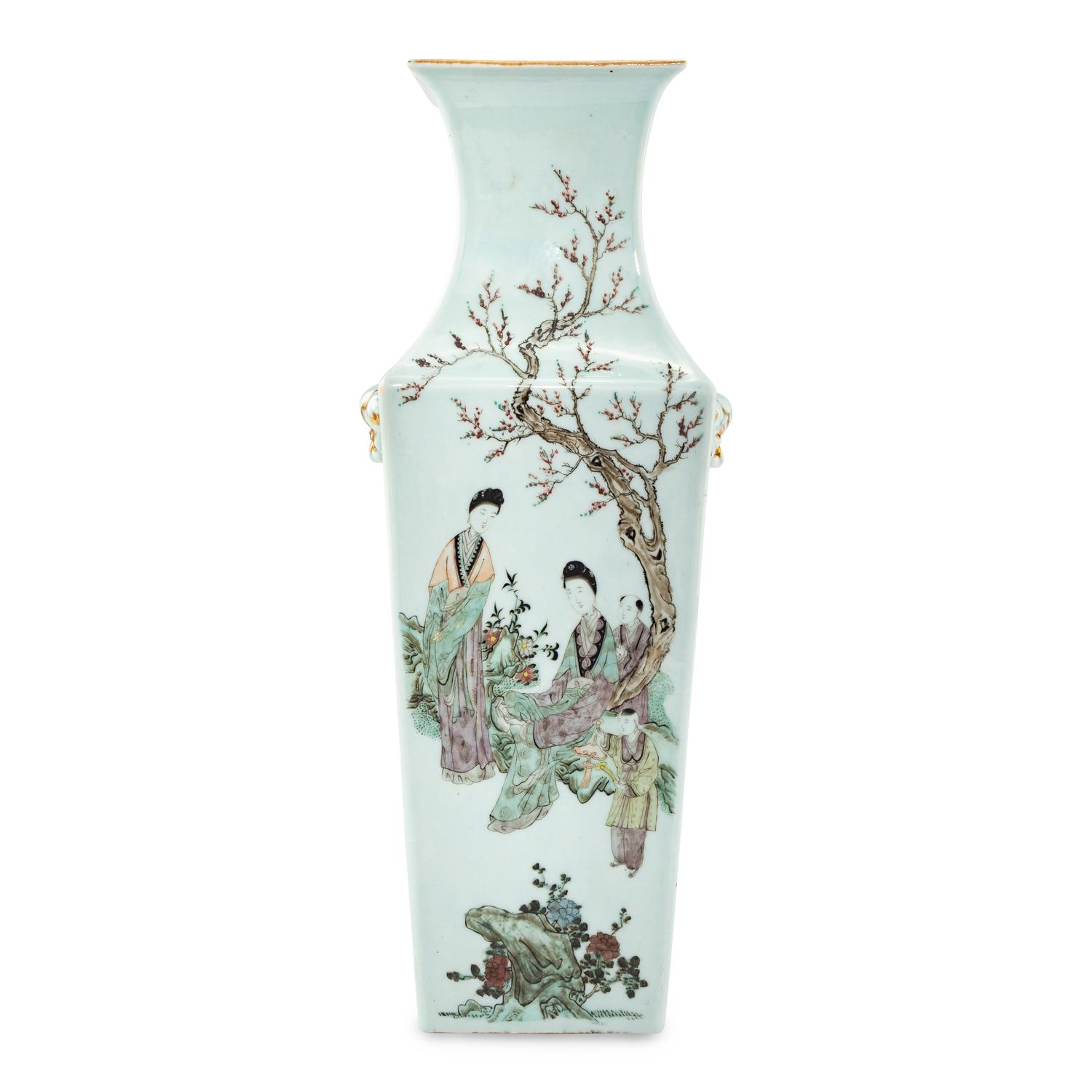 A Chinese Export Porcelain Vase