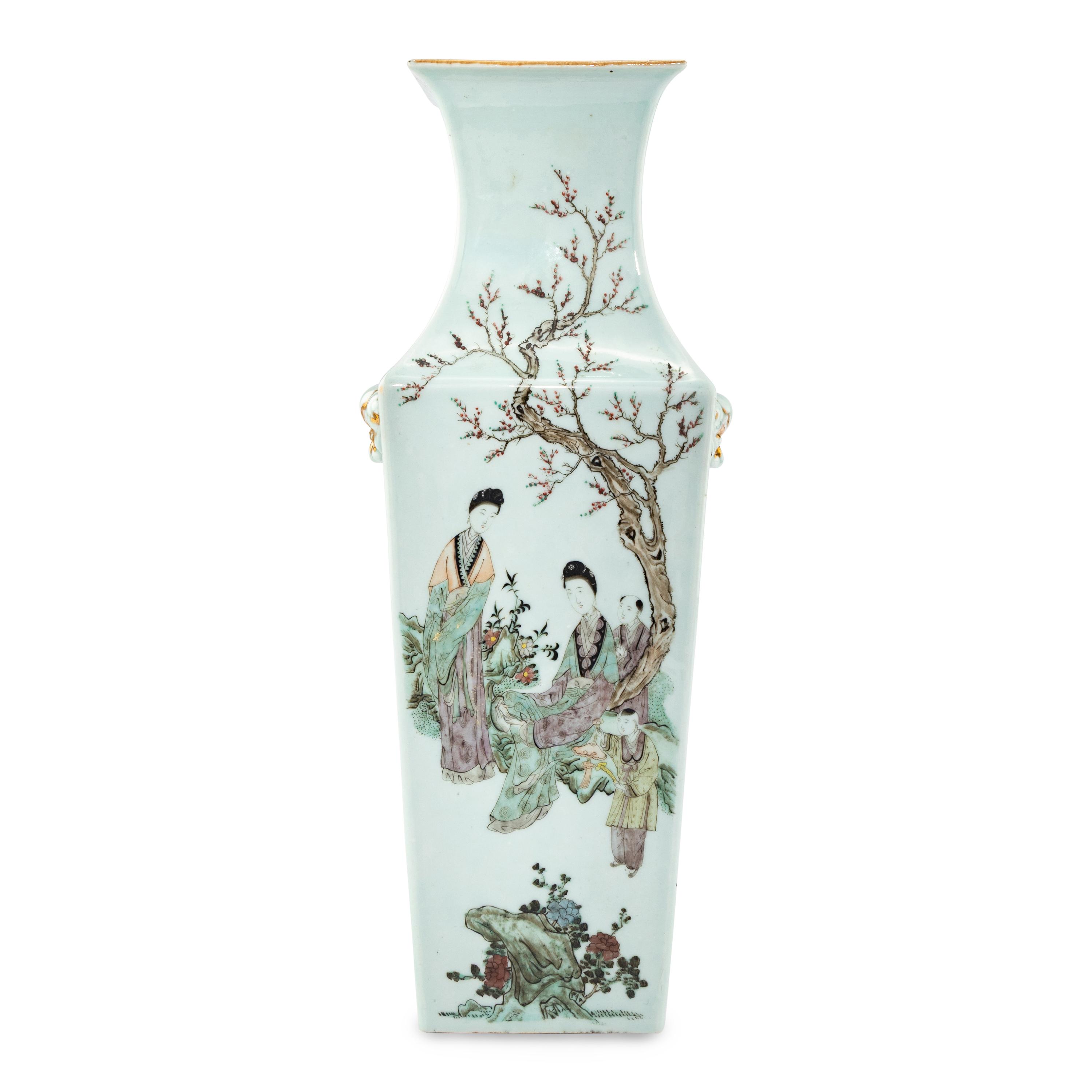 A Chinese Export Porcelain Vase