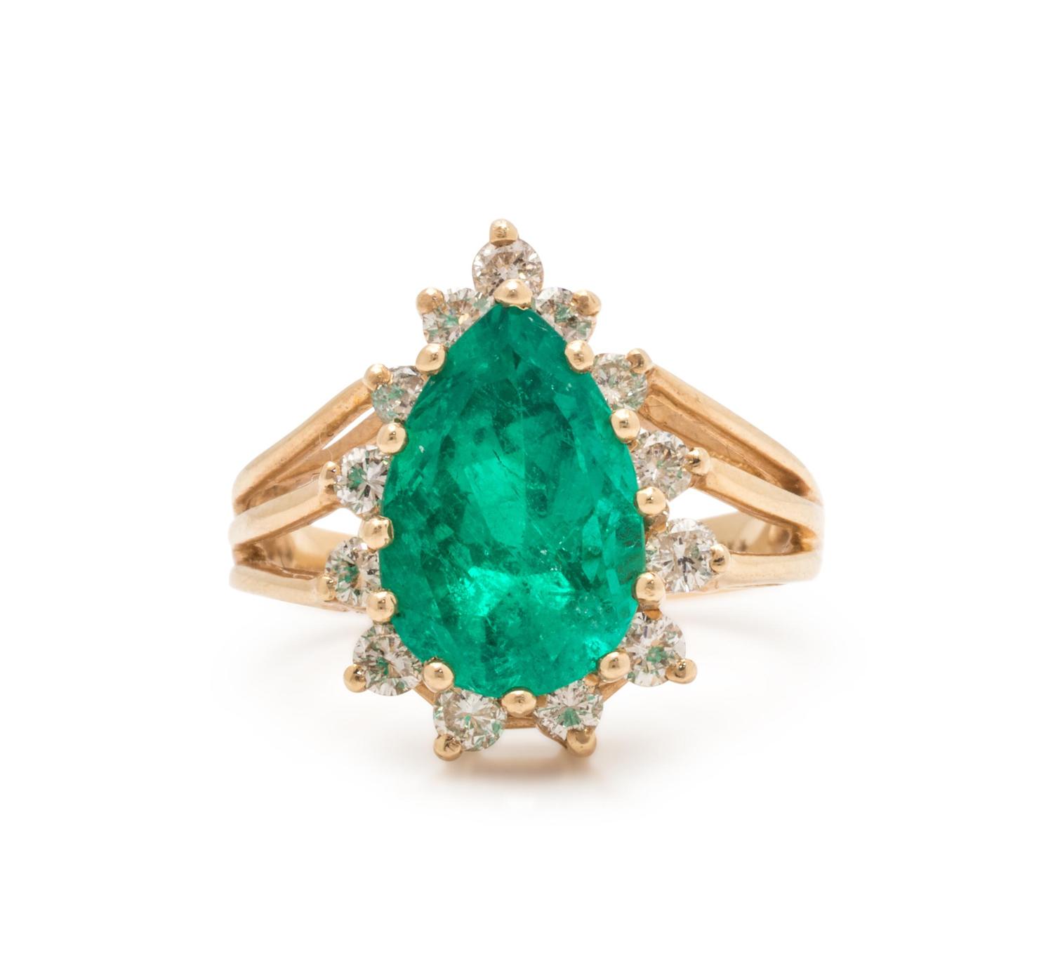 EMERALD AND DIAMOND RING