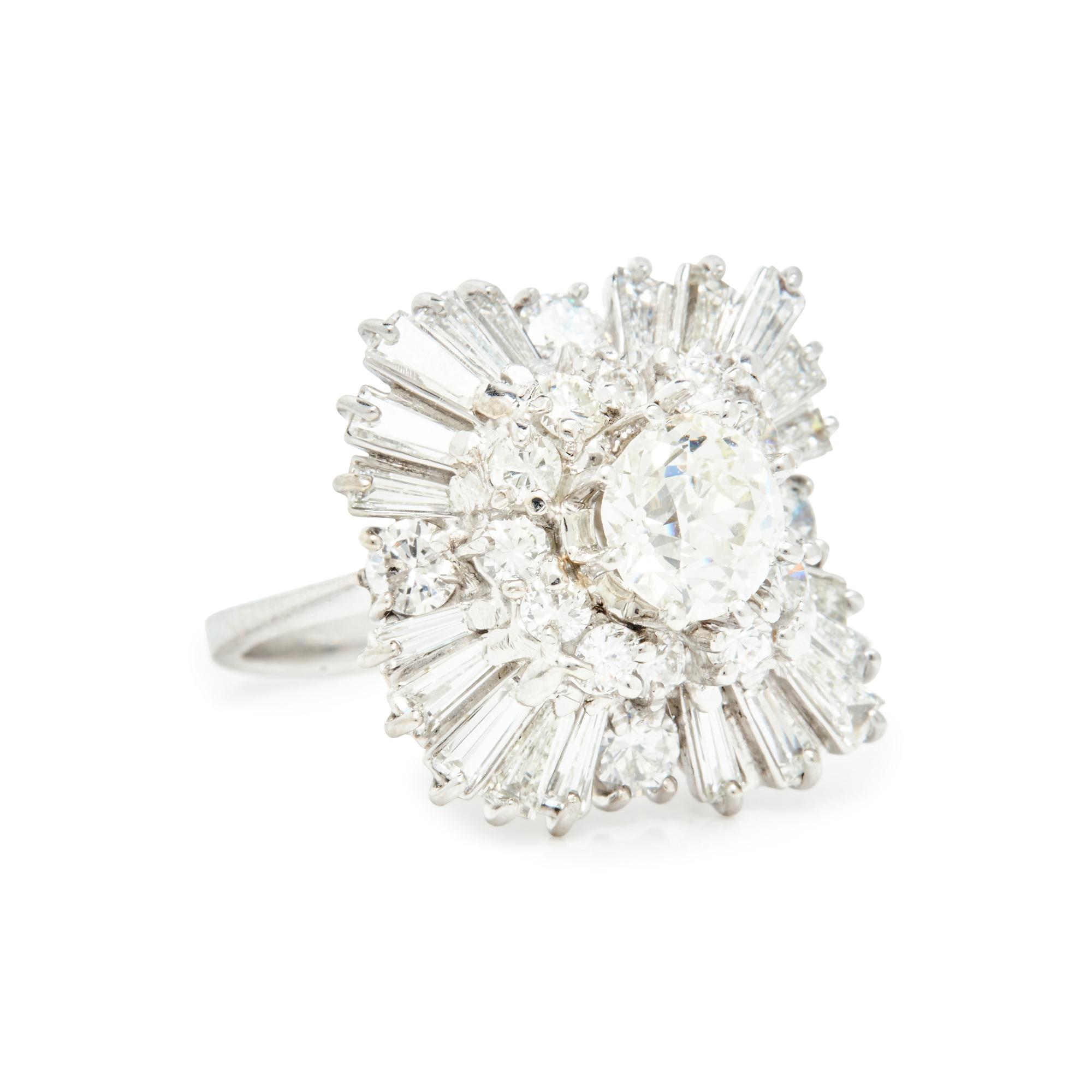 WHITE GOLD AND DIAMOND RING
